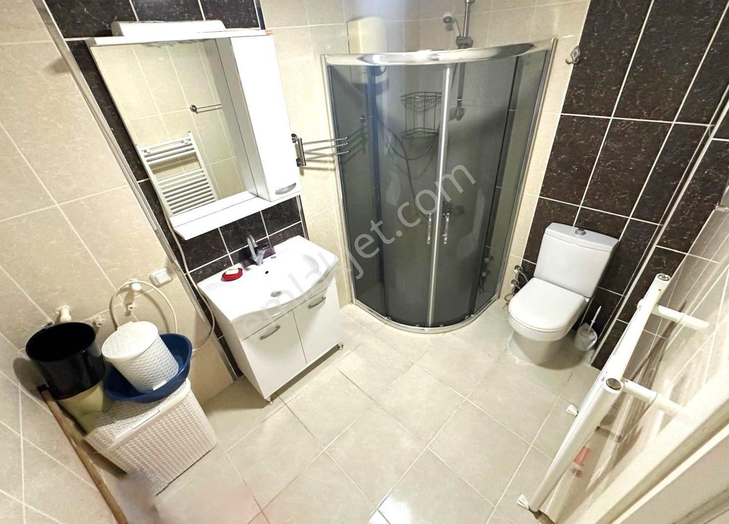 Akçay'da Aygül'den Denize Yakın Doğalgazlı Asansörlü Ada Mutfaklı Ara Kat Ön Cephe 1+1 Satılık Daire - Görsel 24