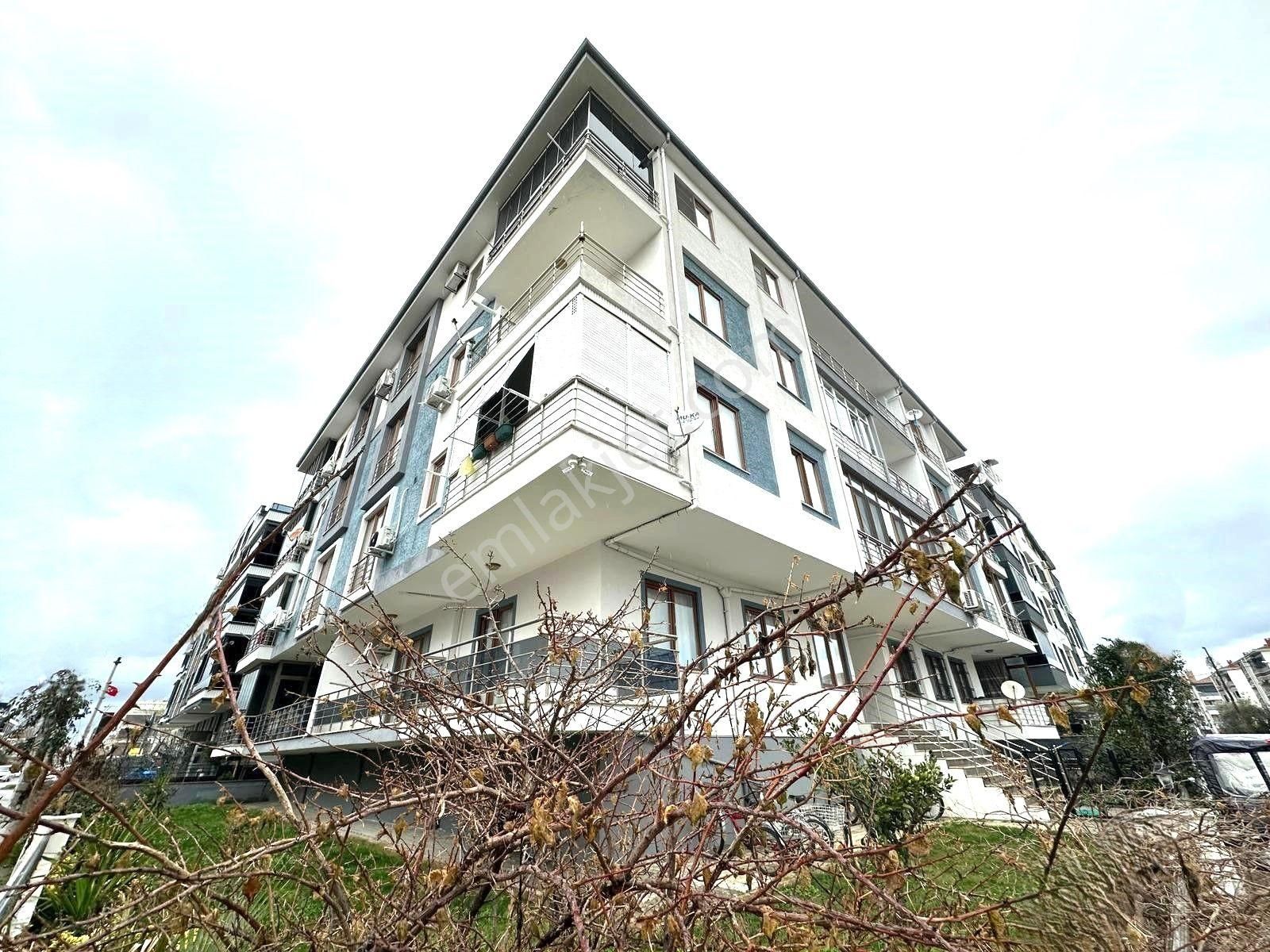 Akçay'da Aygül'den Denize Yakın Doğalgazlı Asansörlü Ada Mutfaklı Ara Kat Ön Cephe 1+1 Satılık Daire - Görsel 35