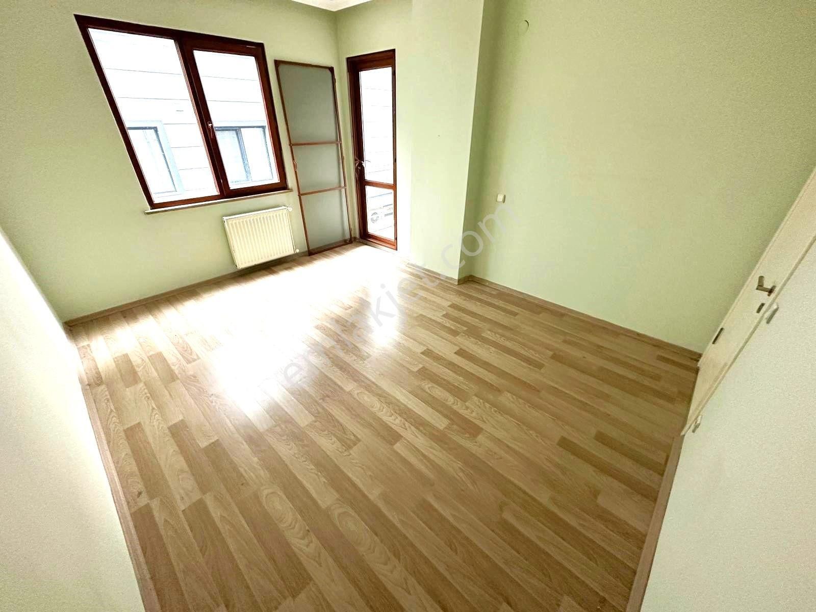 Akçay'da Aygül'den Denize Yakın Doğalgazlı Asansörlü Ada Mutfaklı Ara Kat Ön Cephe 1+1 Satılık Daire - Görsel 19