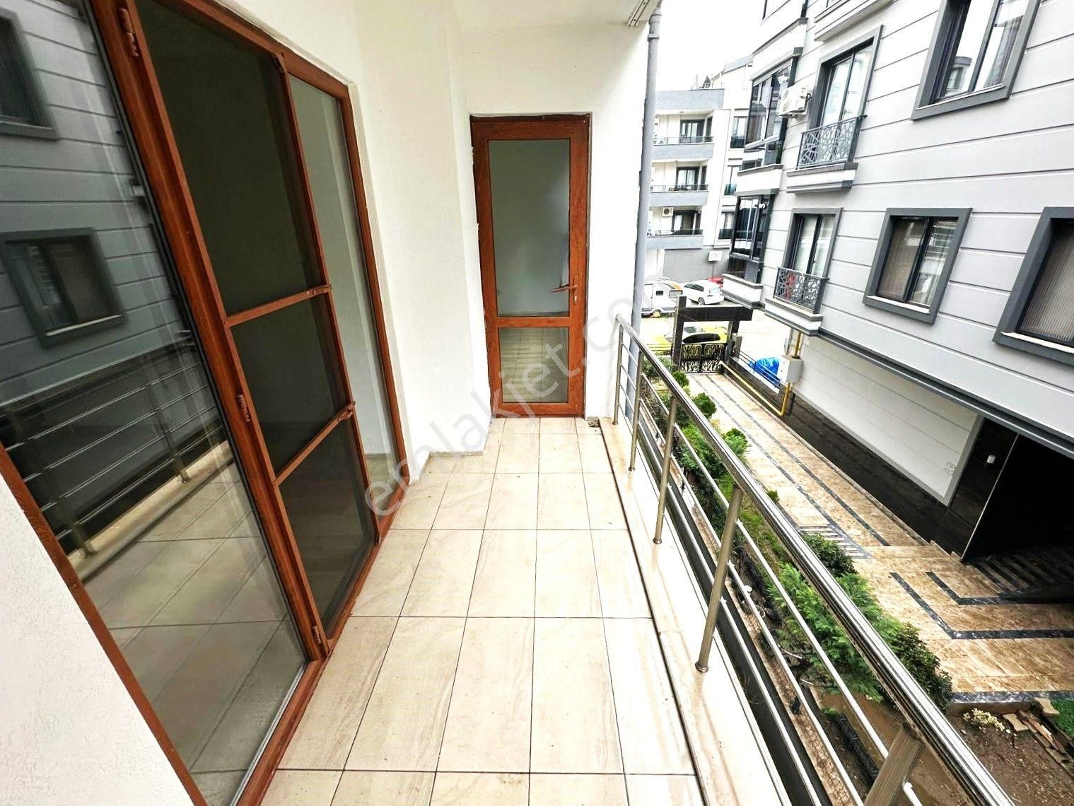Akçay'da Aygül'den Denize Yakın Doğalgazlı Asansörlü Ada Mutfaklı Ara Kat Ön Cephe 1+1 Satılık Daire - Görsel 13