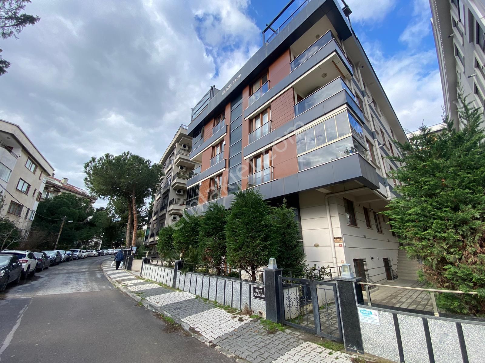 Tamiş'den İdealtepe Sahilde 8 Yıllık Geniş Ferah 4+1 Dublex