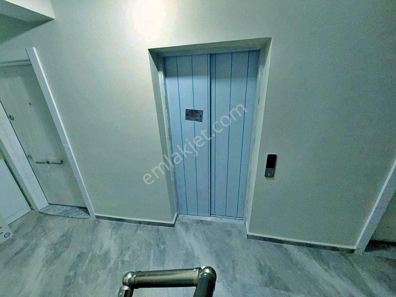 Uytundan Zeytinlide Cam Balkonlu Kapalı Mutfak Satılık 1+1 - Görsel 2