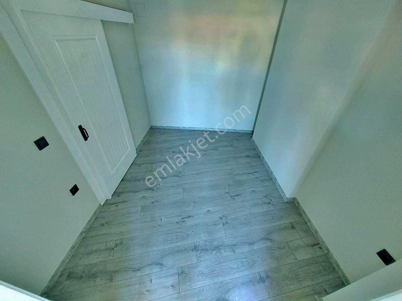 Uytundan Zeytinlide Cam Balkonlu Kapalı Mutfak Satılık 1+1 - Görsel 24