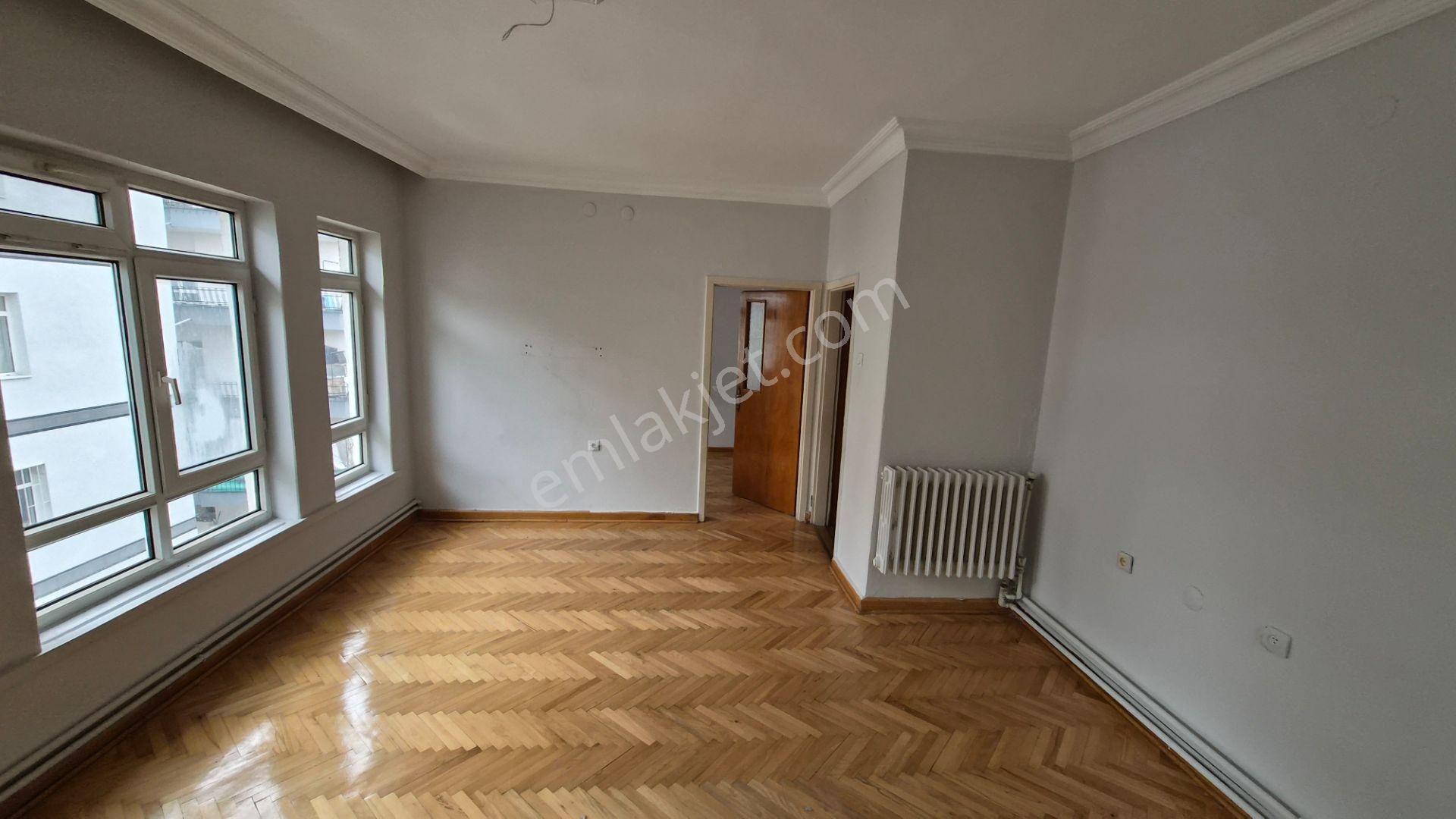 Kent Emlaktan Abidinpaşada3. Katta 3+1 Full Yapılı Balkonlu Kiralık Daire - Görsel 2