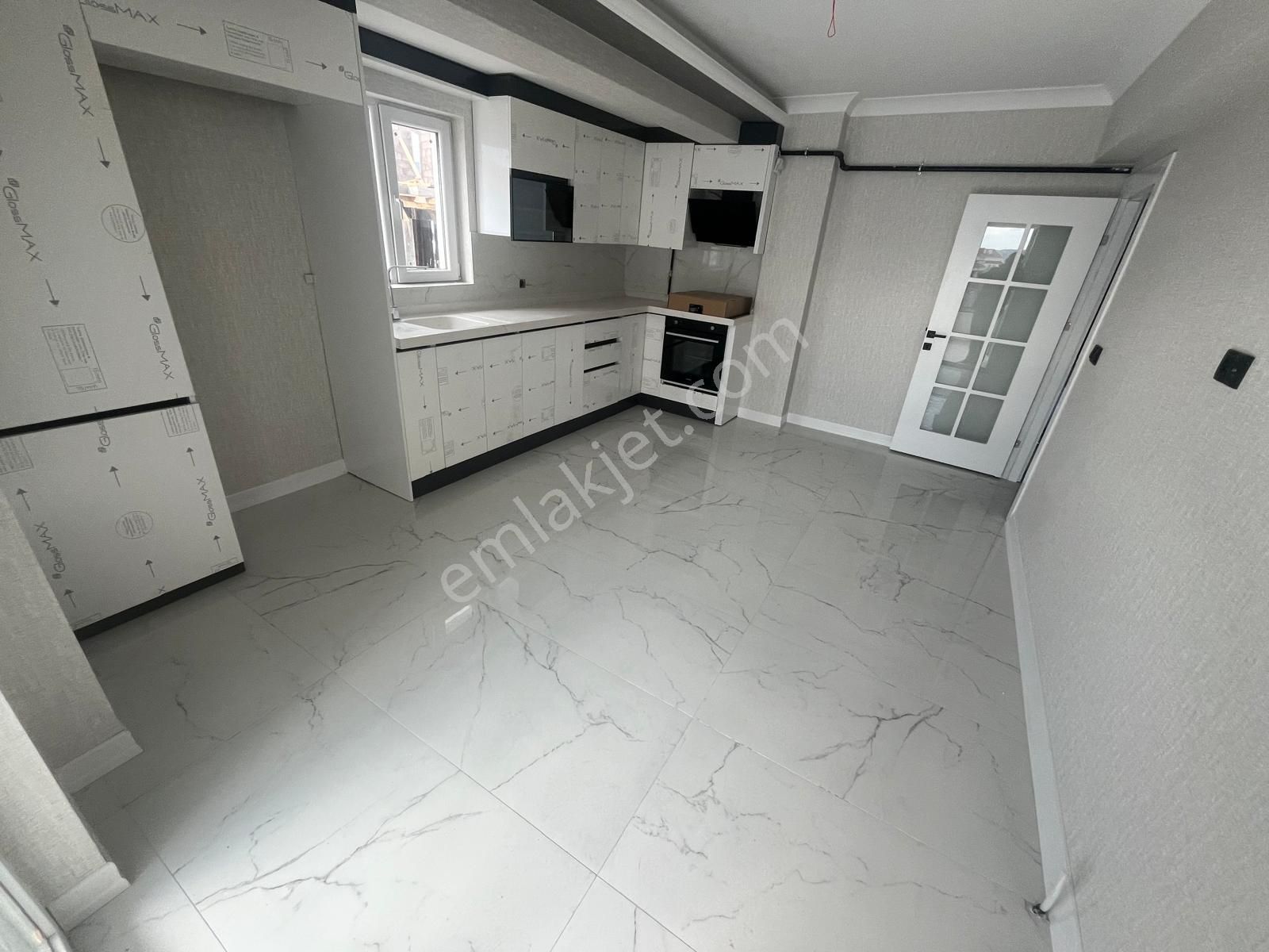 Mç Emlak'tan Yenikent Fevzi Çakmak Mahallesin'de 3+1 Satılık Daire - Görsel 2