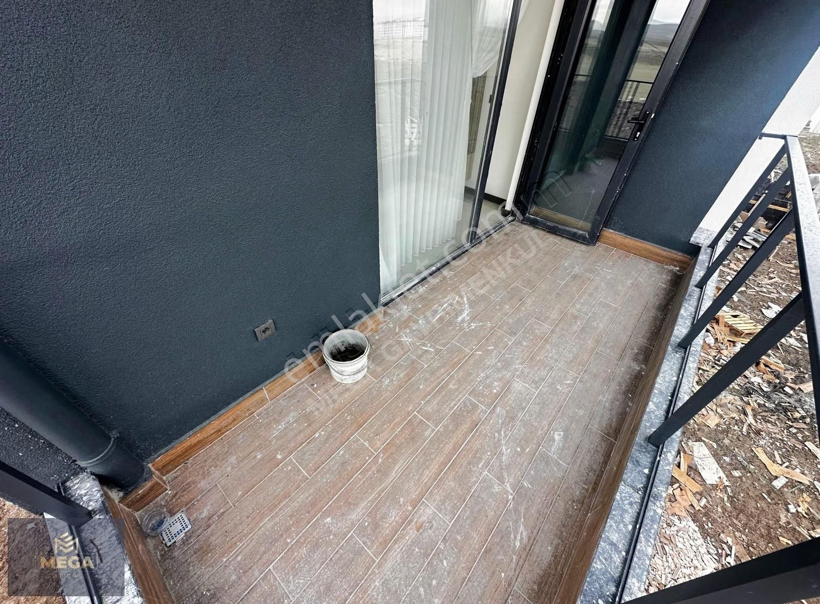 Mega'dan Site İçerisinde Esenboga Ve Yıldırım Beyazıt Üni.3 Dk - Görsel 31