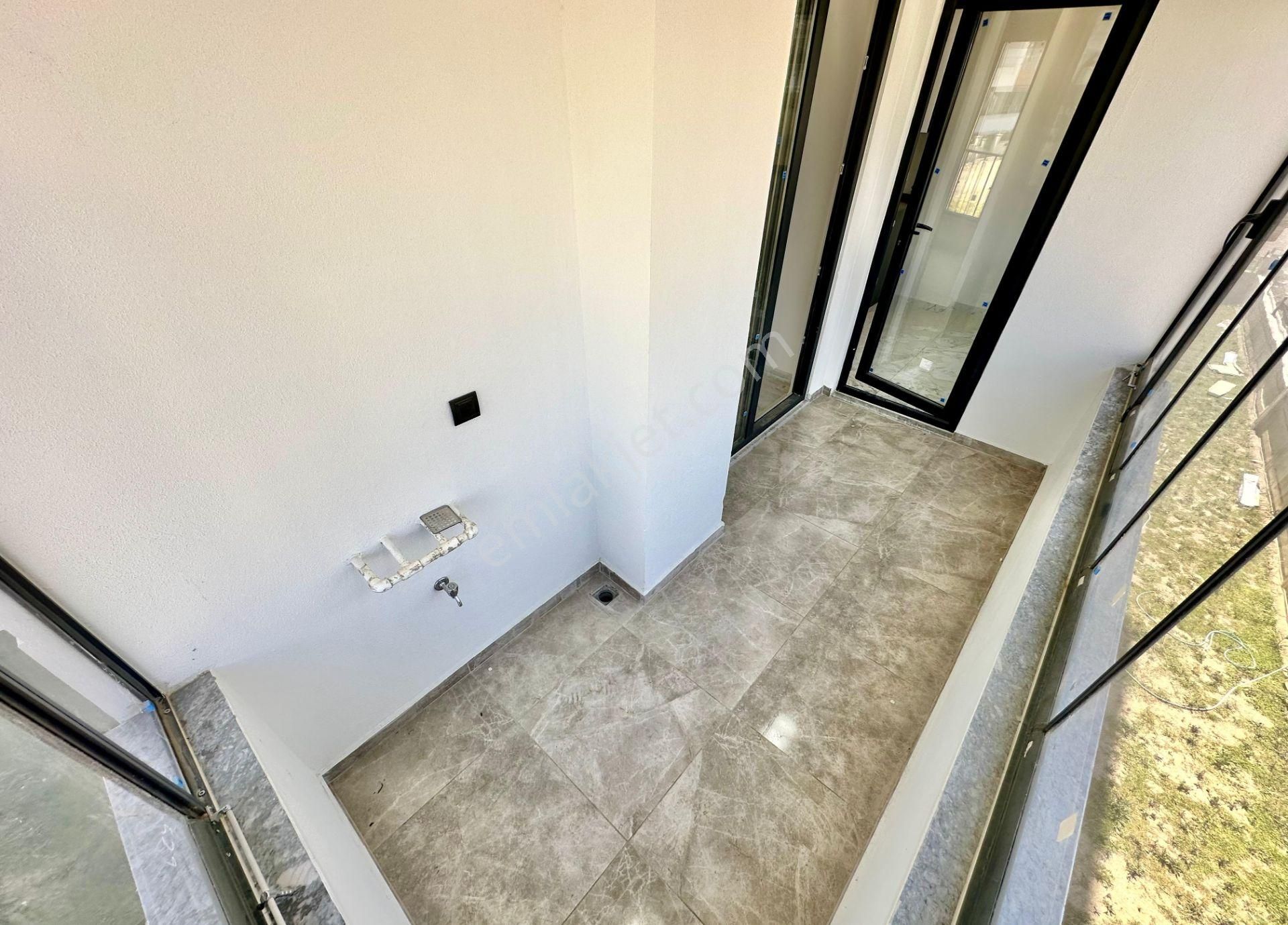 ⭐ay Emlak'tan⭐akçay'da Ön Cephe Arakat Kapalı Otoparklı Ebeveyn Banyolu Satılık 2+1 Lüks Daire - Görsel 8