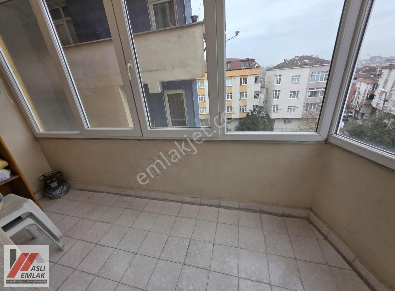 Aslı Emlaktan %37 Hisseli Toprak Tapulu Ara Kat Daire