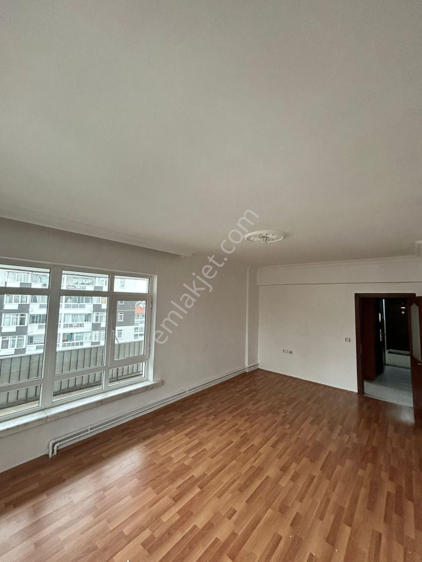 Polat Live Emlak’tan | Batıkent Kentkoop’ta 110 M² Net 3+1 Kiralık Daire - Görsel 3