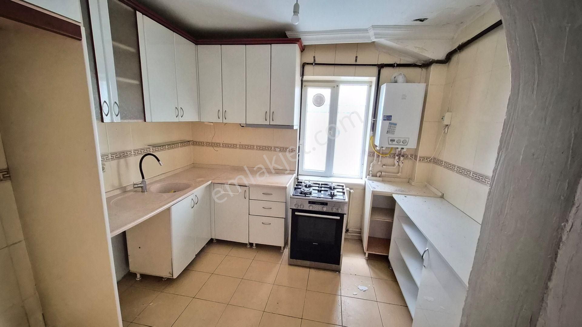 Kent Emlak'tan Abidin Paşada Yüksek Giriş 2+1 Kısmen Eşyalı Depozitosu Taksitle Kiralık Daire - Görsel 5
