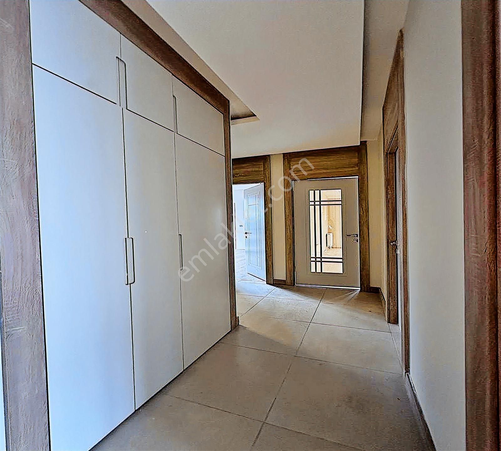 Beylikdüzü West Marina'ya Komşu Site İçerisi'nde Geniş 3+1 Daire - Görsel 15