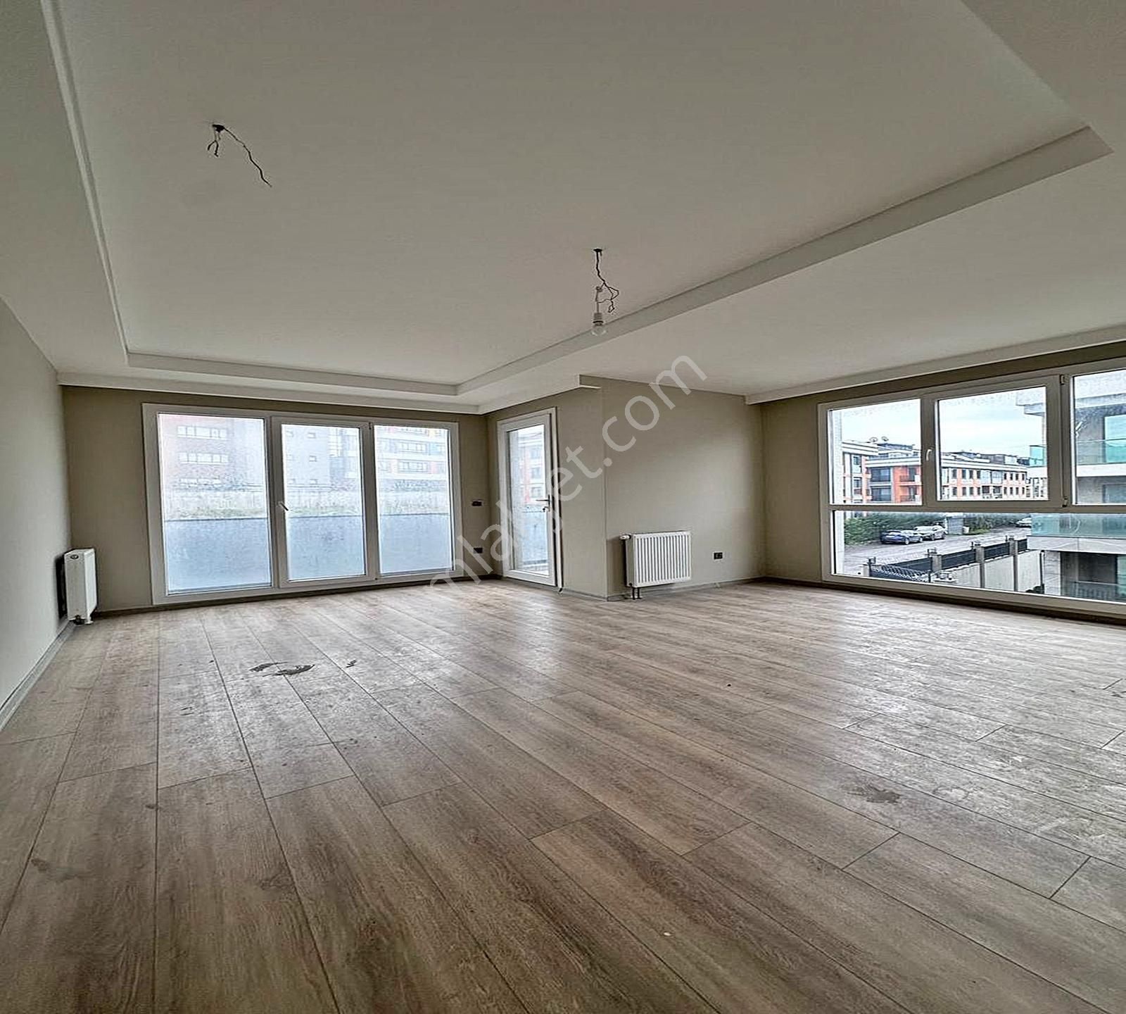 Beylikdüzü West Marina'ya Komşu Site İçerisi'nde Geniş 3+1 Daire - Görsel 10