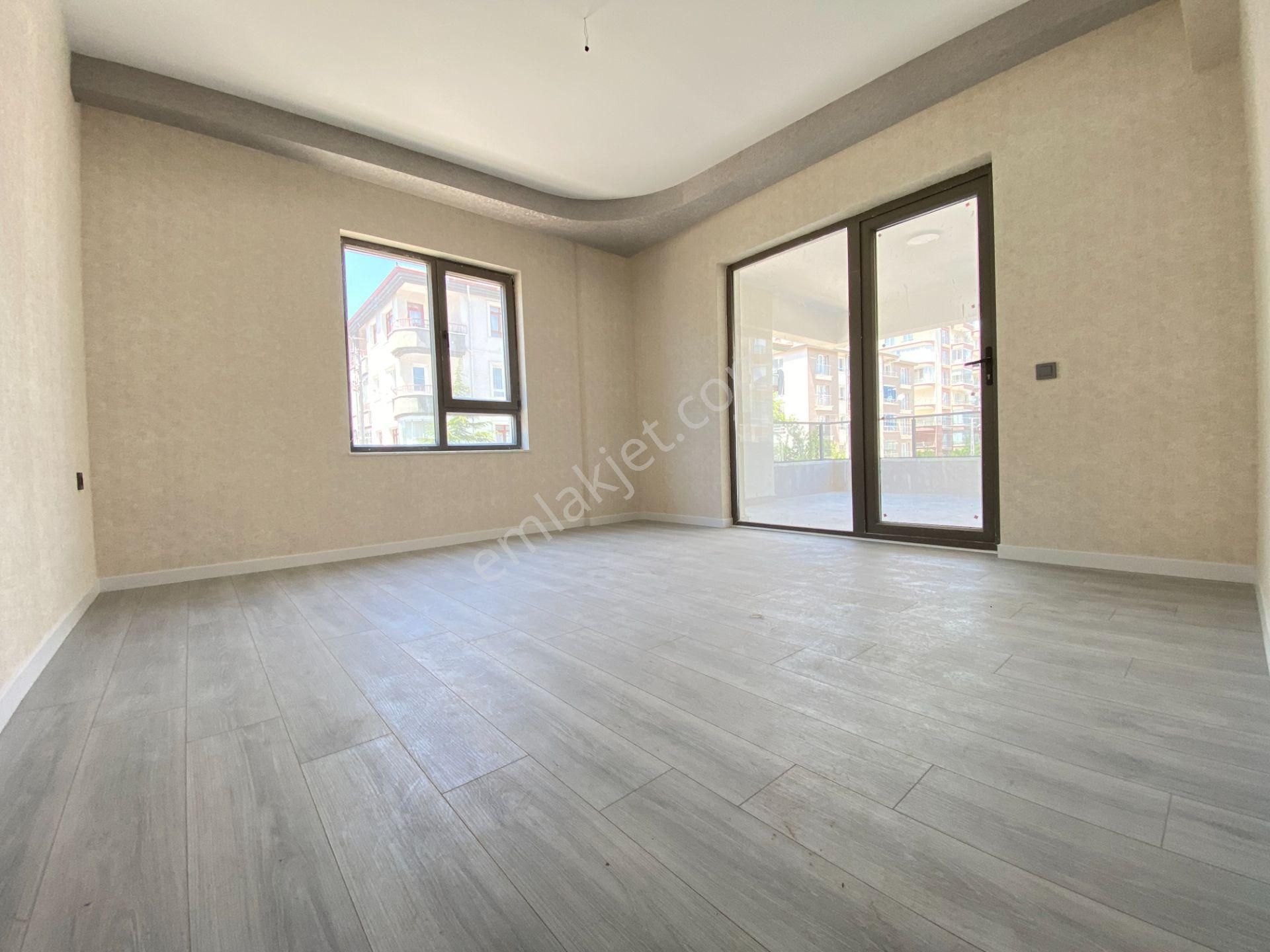 Gökçe Emlak'tan Sarayda Tam Merkezde Sıfır Ultralüx Daire - Görsel 15