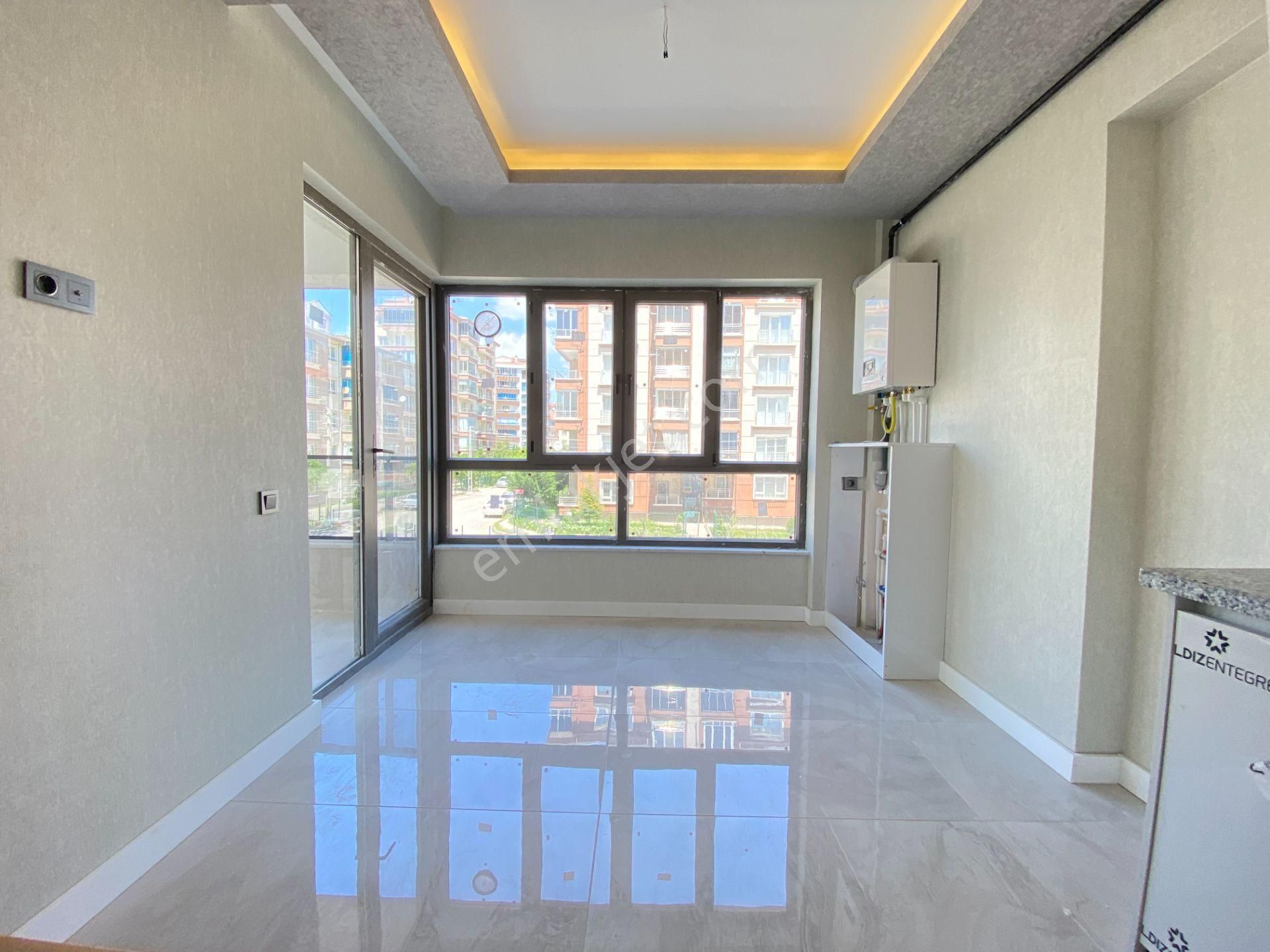 Gökçe Emlak'tan Sarayda Tam Merkezde Sıfır Ultralüx Daire - Görsel 10