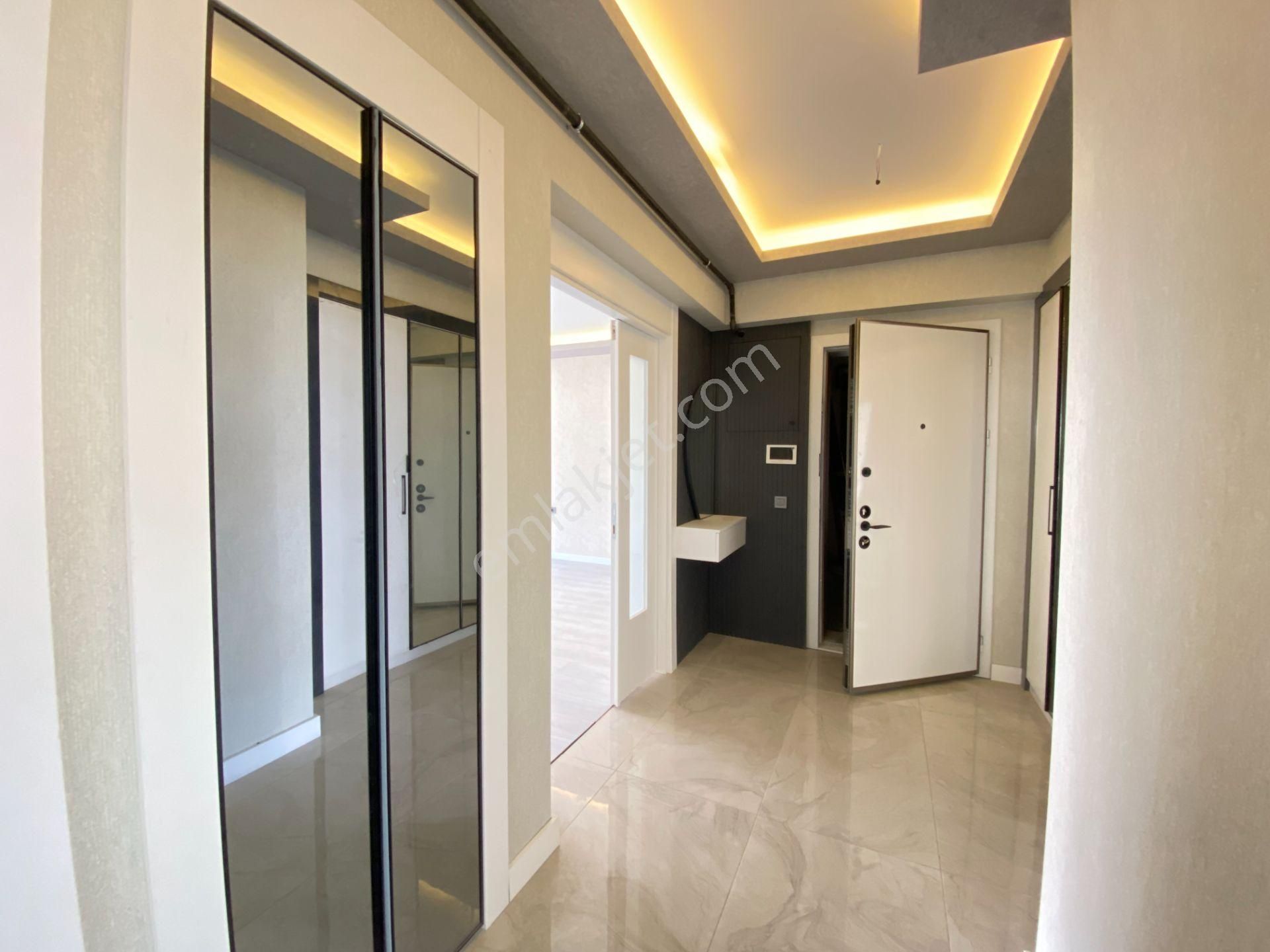 Gökçe Emlak'tan Sarayda Tam Merkezde Sıfır Ultralüx Daire - Görsel 29