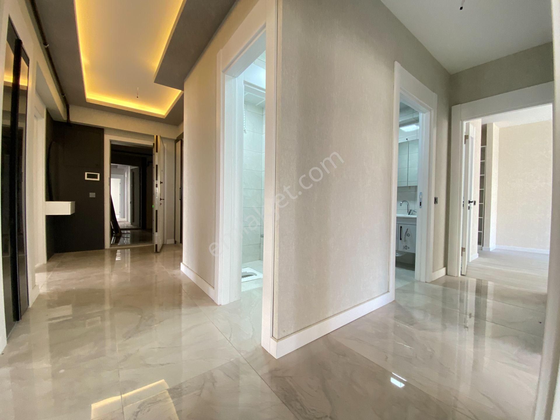 Gökçe Emlak'tan Sarayda Tam Merkezde Sıfır Ultralüx Daire - Görsel 24