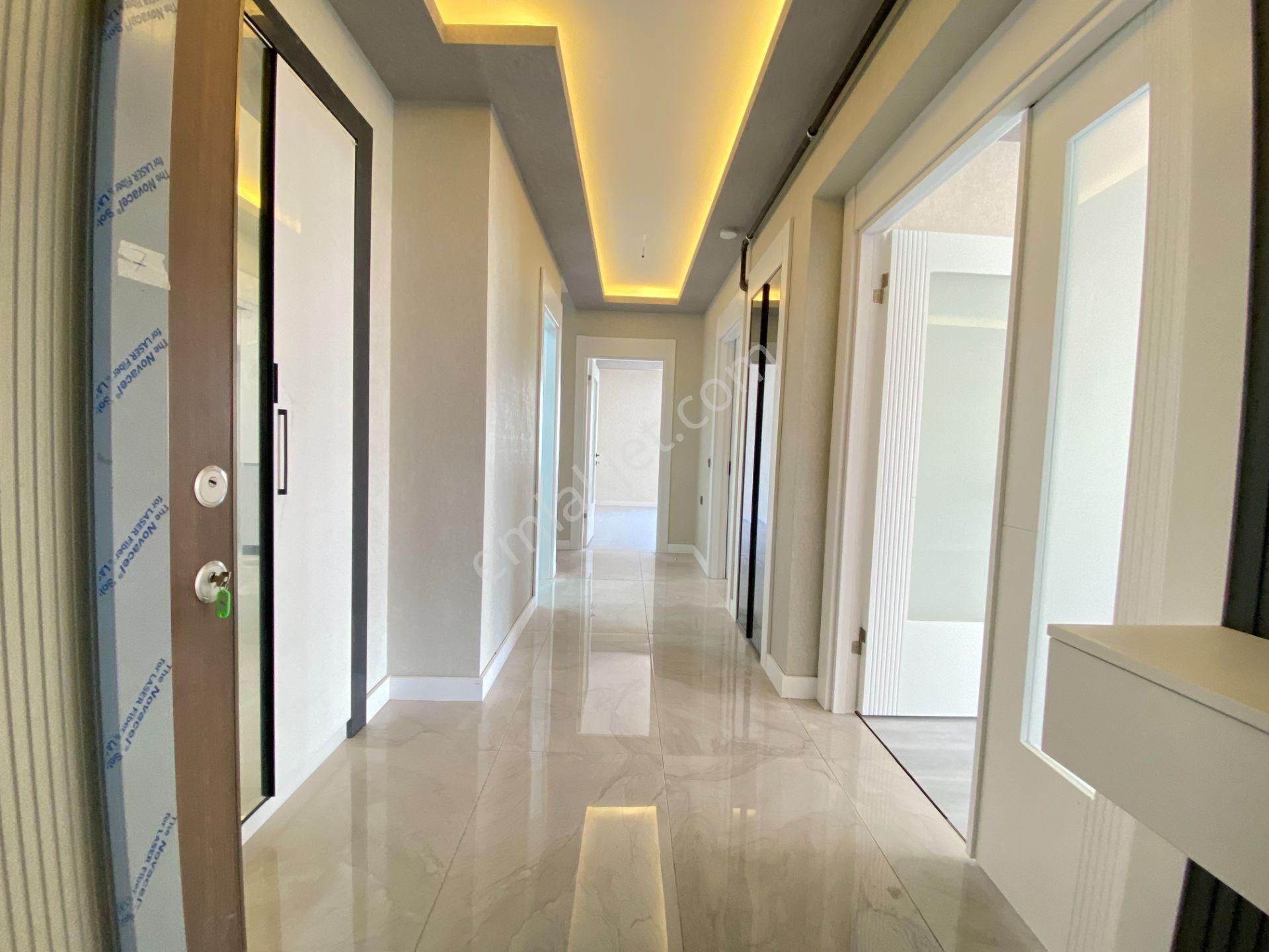 Gökçe Emlak'tan Sarayda Tam Merkezde Sıfır Ultralüx Daire - Görsel 26