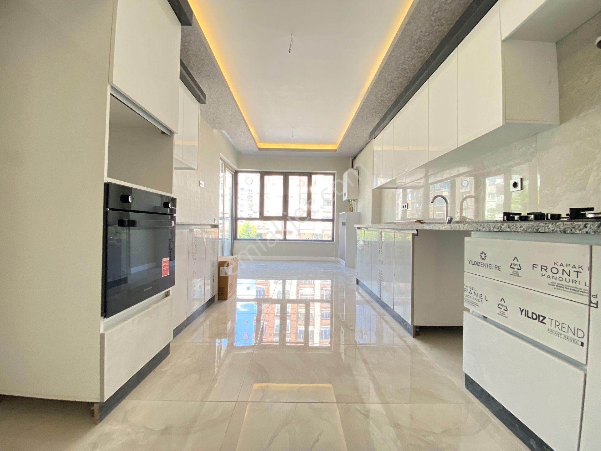 Gökçe Emlak'tan Sarayda Tam Merkezde Sıfır Ultralüx Daire - Görsel 5
