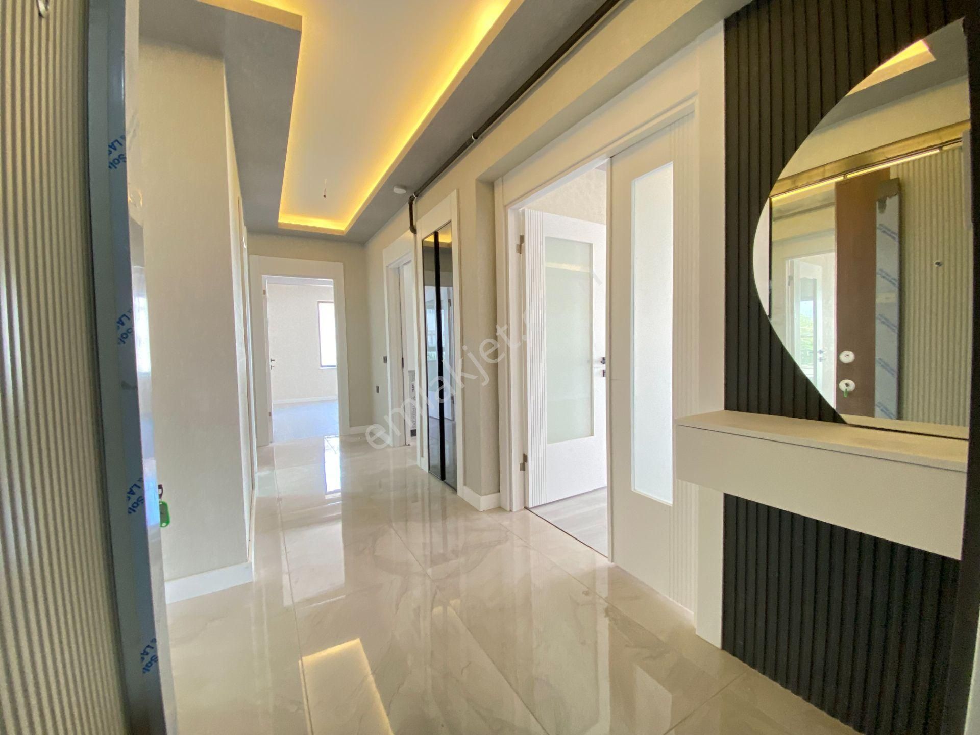 Gökçe Emlak'tan Sarayda Tam Merkezde Sıfır Ultralüx Daire