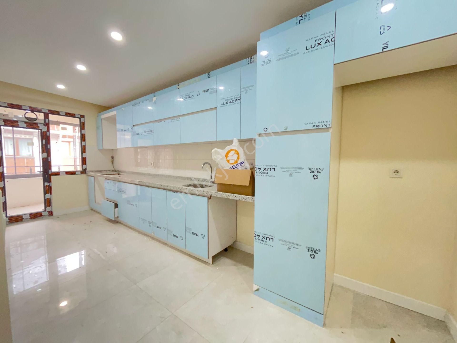 Yusuf Emlaktan Satılık Daire Kartaltepede 2 Katta - Görsel 8