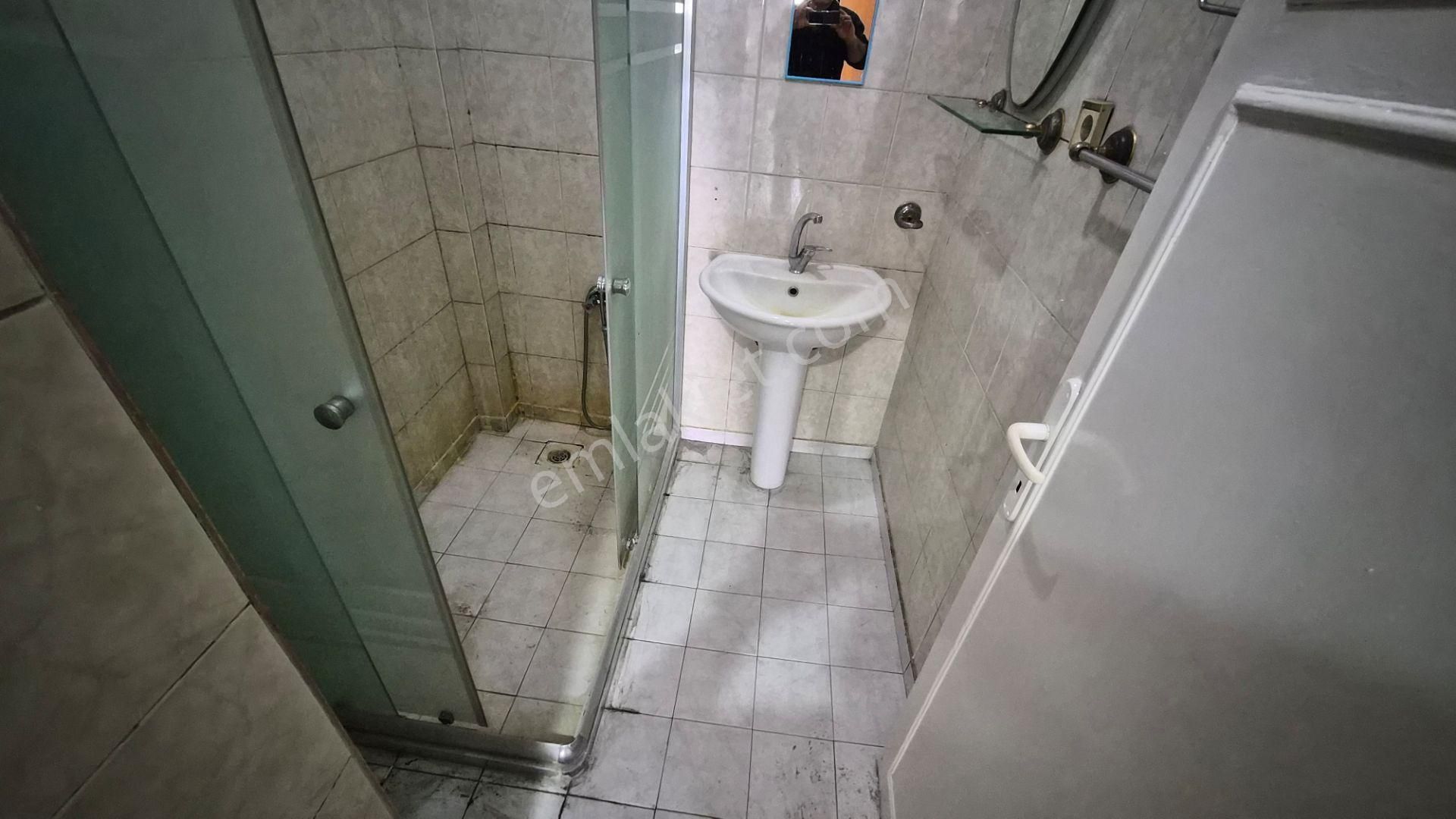 Kent Emlaktan Abidinpaşada 2. Katta 3+1 Full Yapılı Boyalı Ön Cephede Kiralık Daire - Görsel 8
