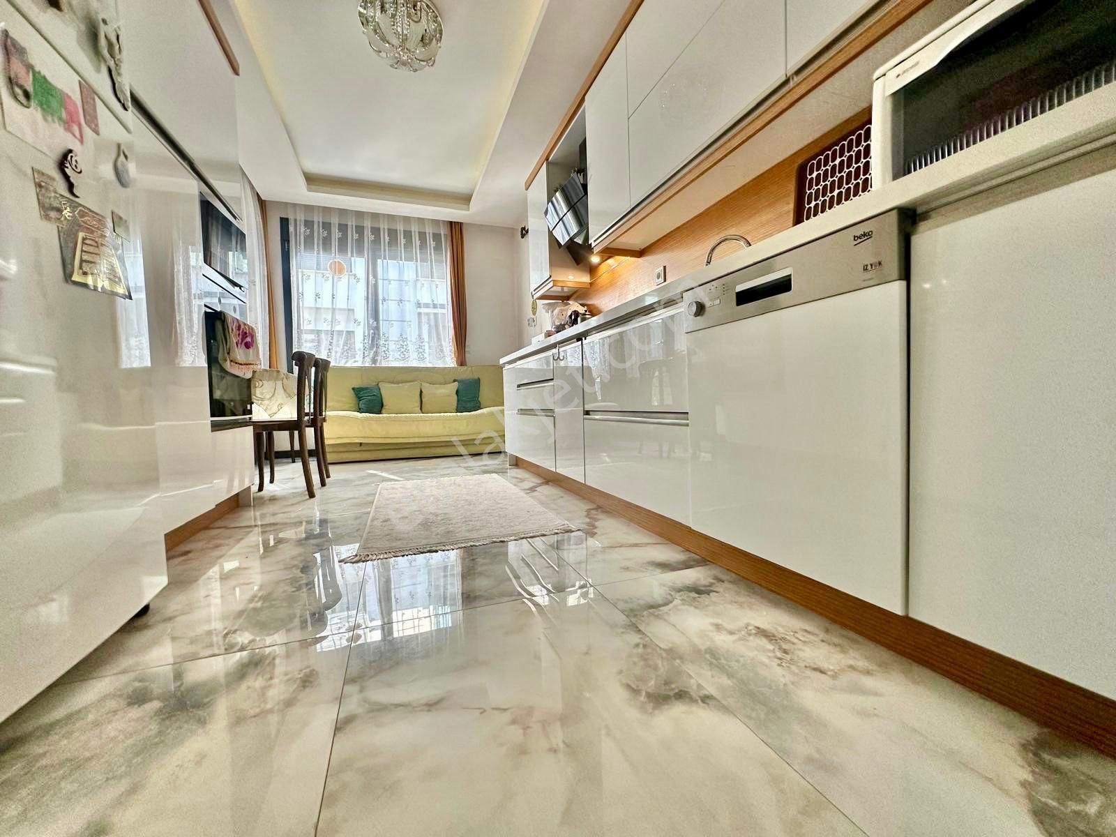 ꧁akçay Ay Emlaktan꧂doktorlar Sitesine Yakın Ayrı Mutfak Kombili Ultra Lüx Satılık 2+1 Daire - Görsel 2