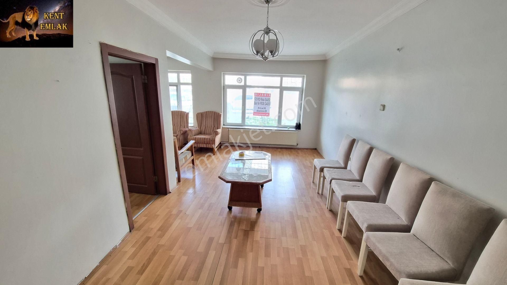 Kent Emlak'tan Abidin Paşada 2+1yüksek Giriş Ön Cephede Satılık Daire