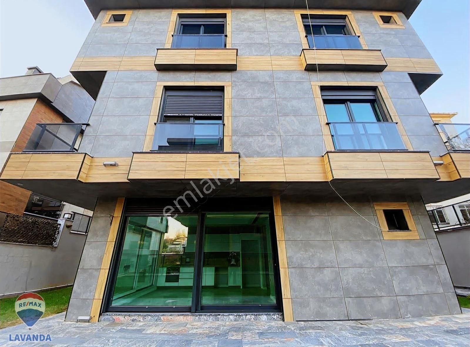 Remax Lavanda'dan Gülpinarda Site İçinde Kiralık Lüks 5+2 Villa - Görsel 8
