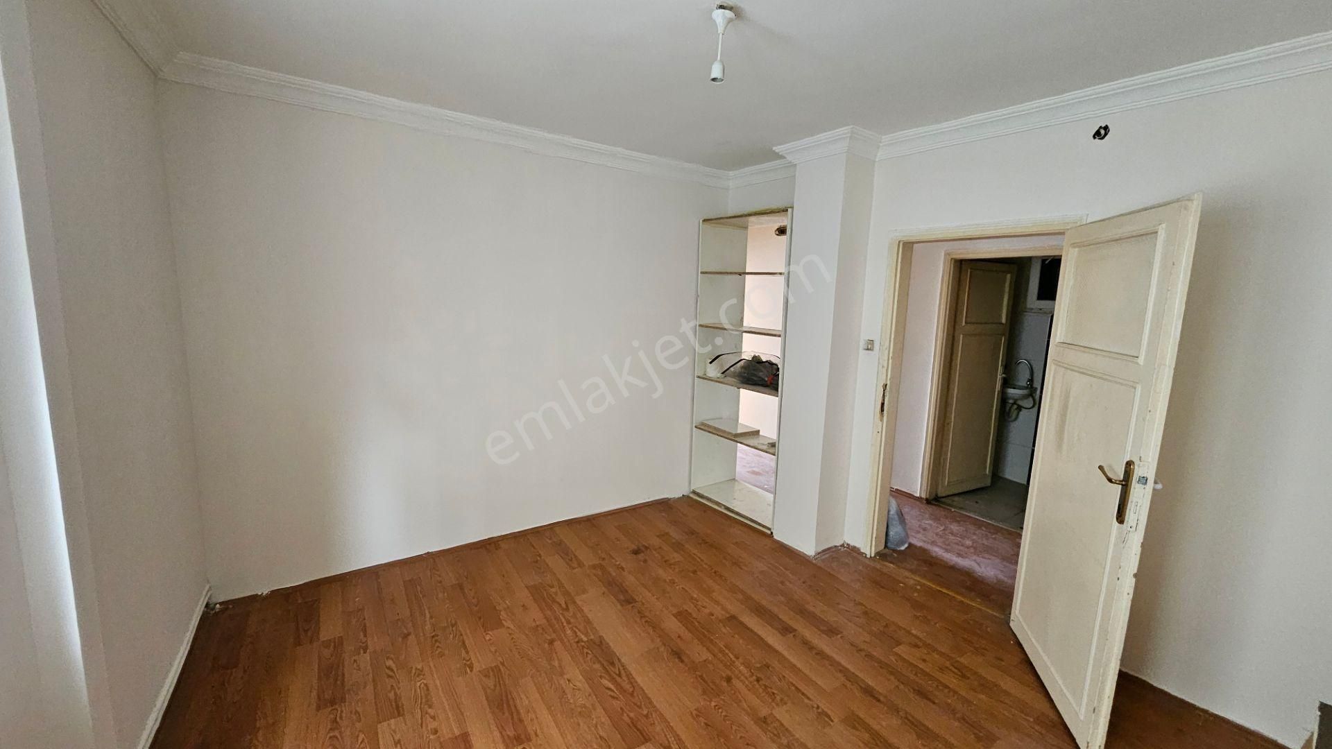 Kent Emlak'tan Demirli Bahçede Balkonlu Kot-1 De Yapılı 3+1 Kiralık Daire - Görsel 15