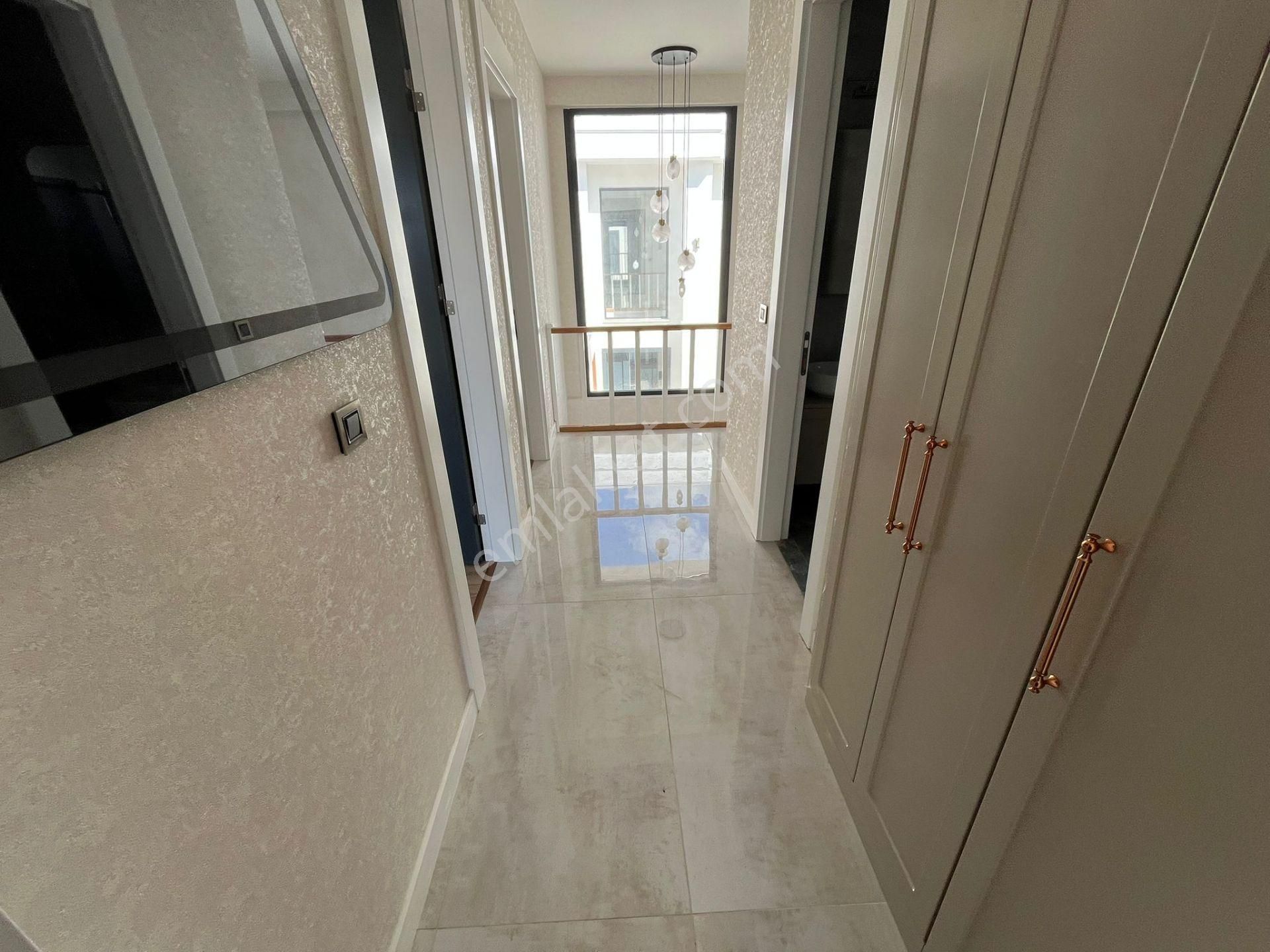 Kuşadası Yılancıburnunda Denize 500metre 4+1 Özel Havuzlu Akıllı Ev Sistemi Satılık Villa - Görsel 13