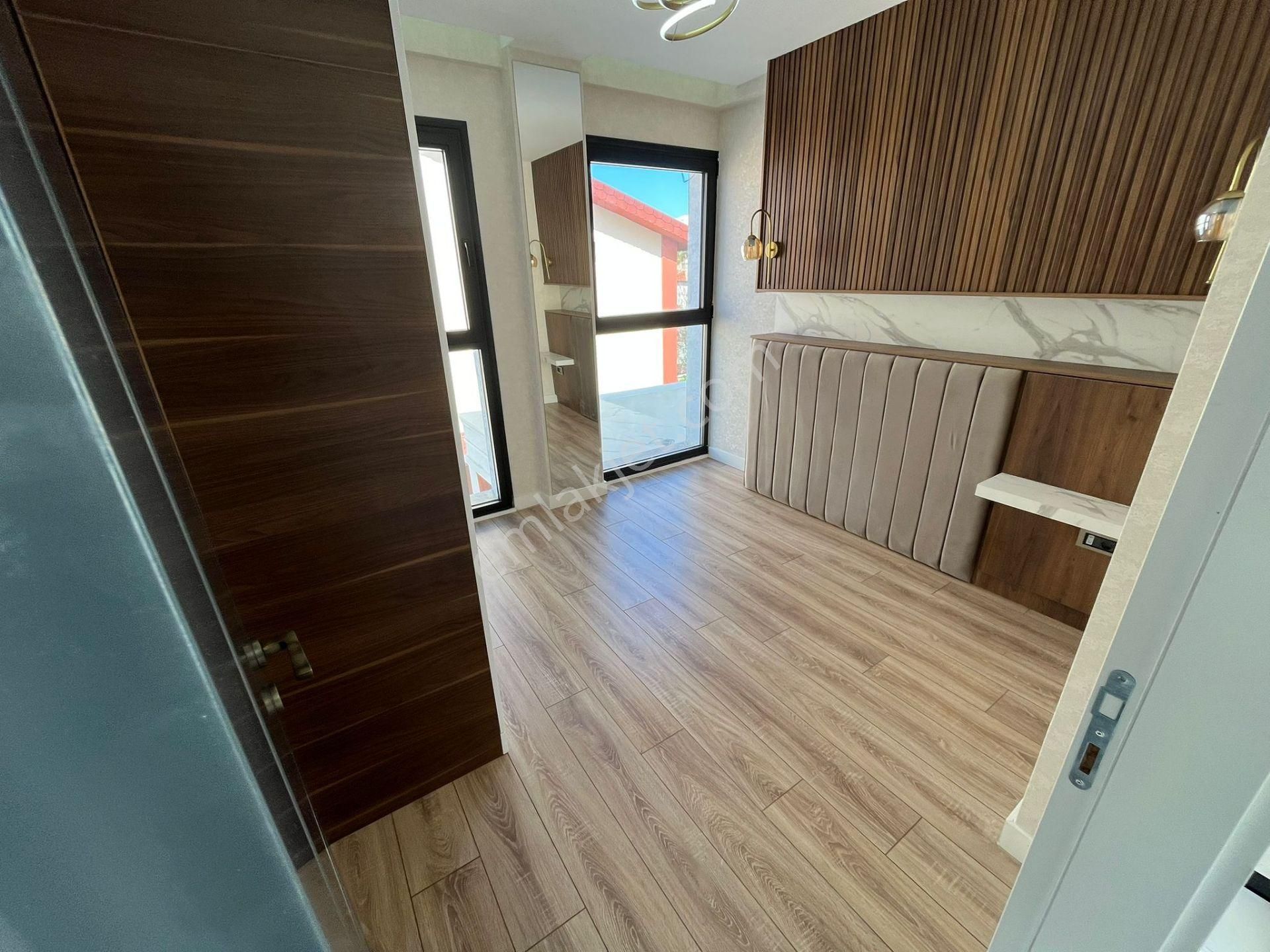 Kuşadası Yılancıburnunda Denize 500metre 4+1 Özel Havuzlu Akıllı Ev Sistemi Satılık Villa - Görsel 26