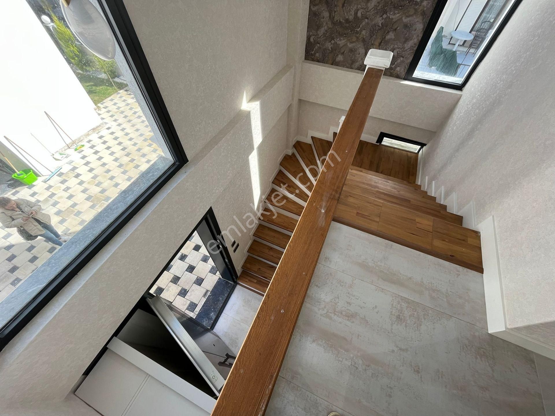 Kuşadası Yılancıburnunda Denize 500metre 4+1 Özel Havuzlu Akıllı Ev Sistemi Satılık Villa - Görsel 16