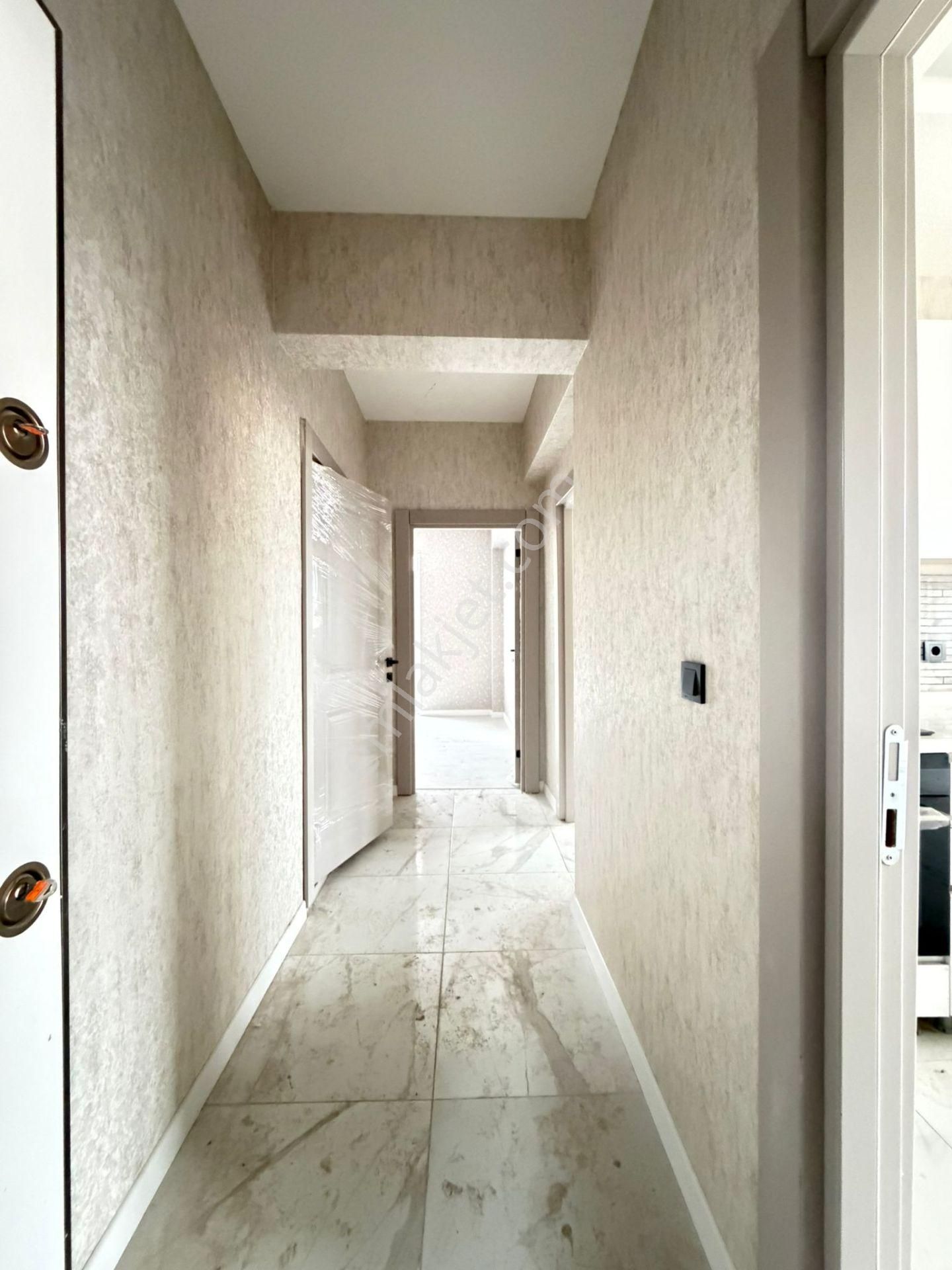 Gökçe Emlak'tan Bağımsız Mutfaklı Sıfır 1+1 Daire - Görsel 12