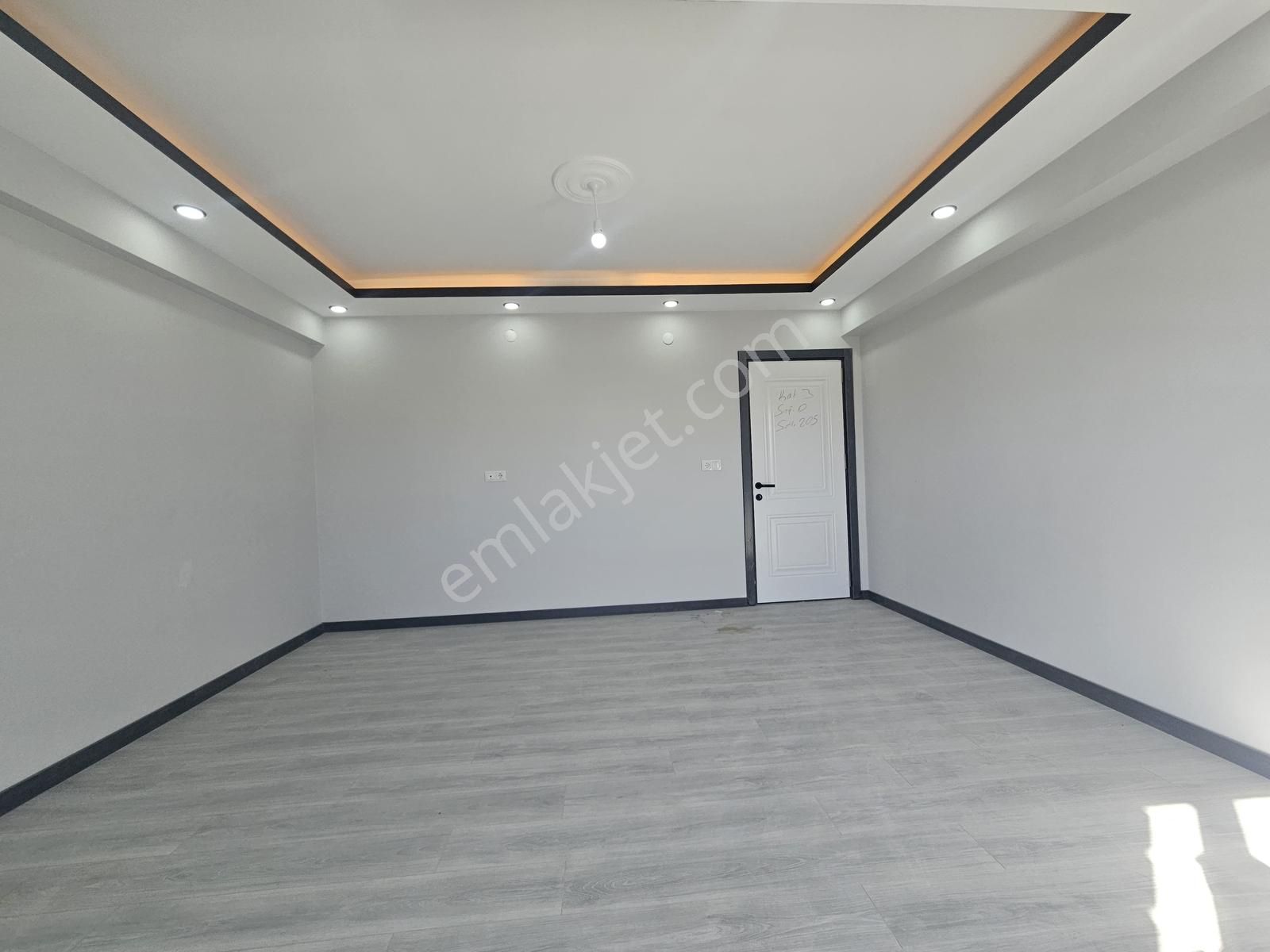 Kapaklı Mevlaana Mahallesi 2+1 Kullanışlı Daire