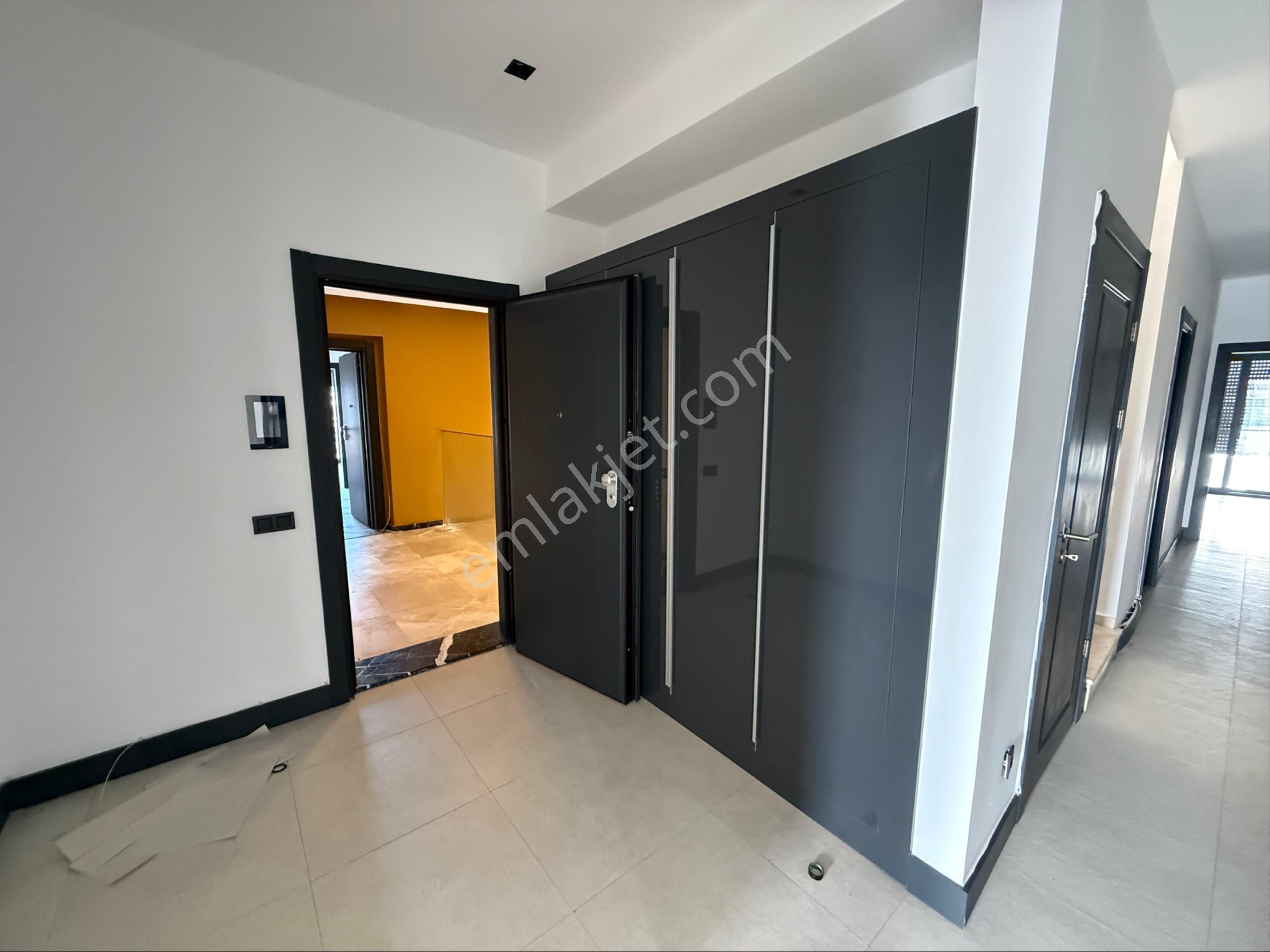 Marinada 5+1 Dublex Kapalı Otoparklı Giyinme Odalı Açık Yüzme Havzlu - Görsel 12