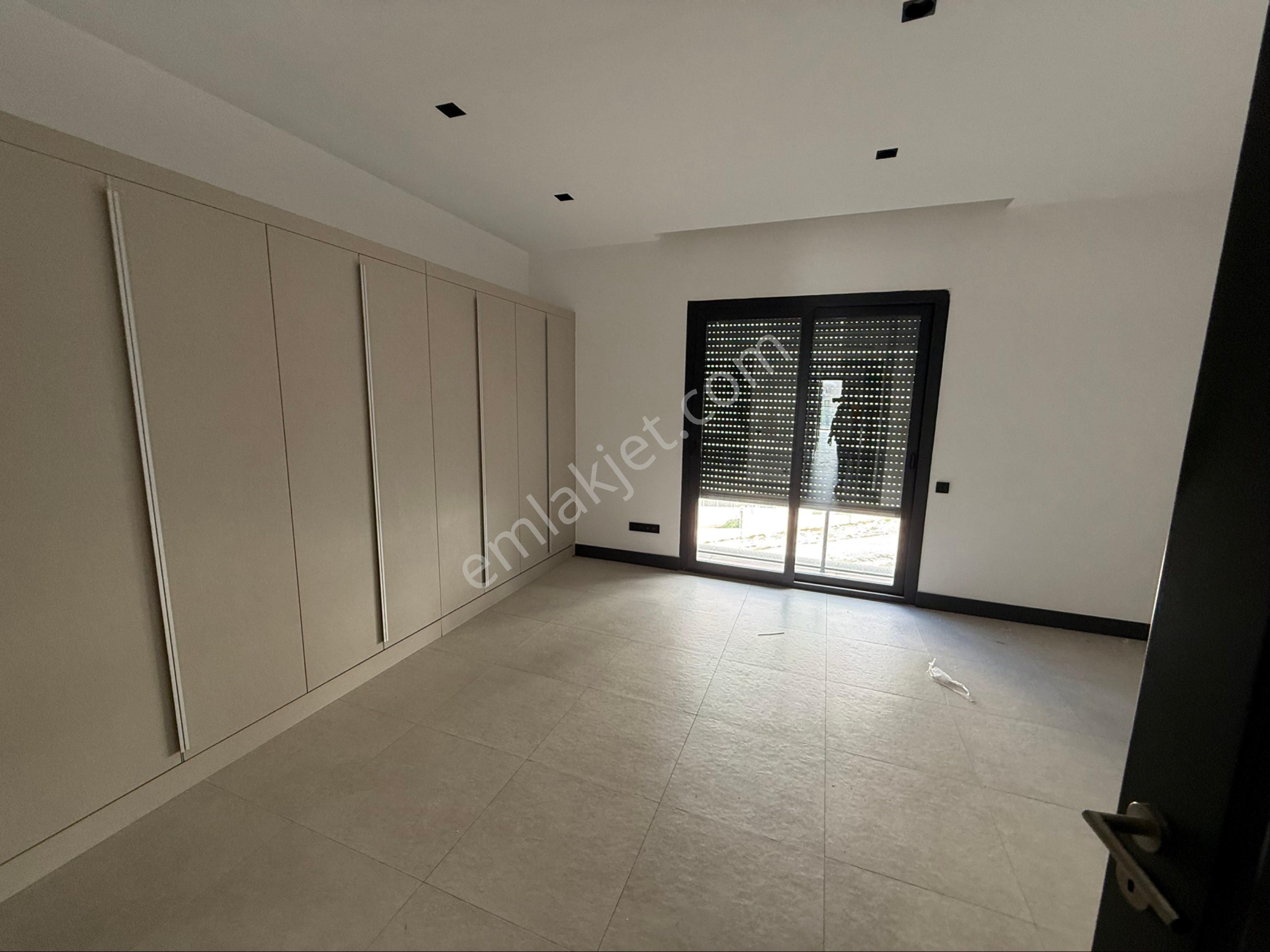 Marinada 5+1 Dublex Kapalı Otoparklı Giyinme Odalı Açık Yüzme Havzlu - Görsel 18