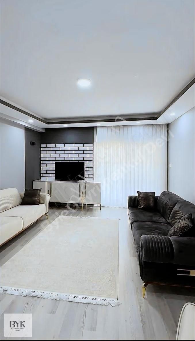 Silifke Merkezde Geniş 3+1 Satılık Daire