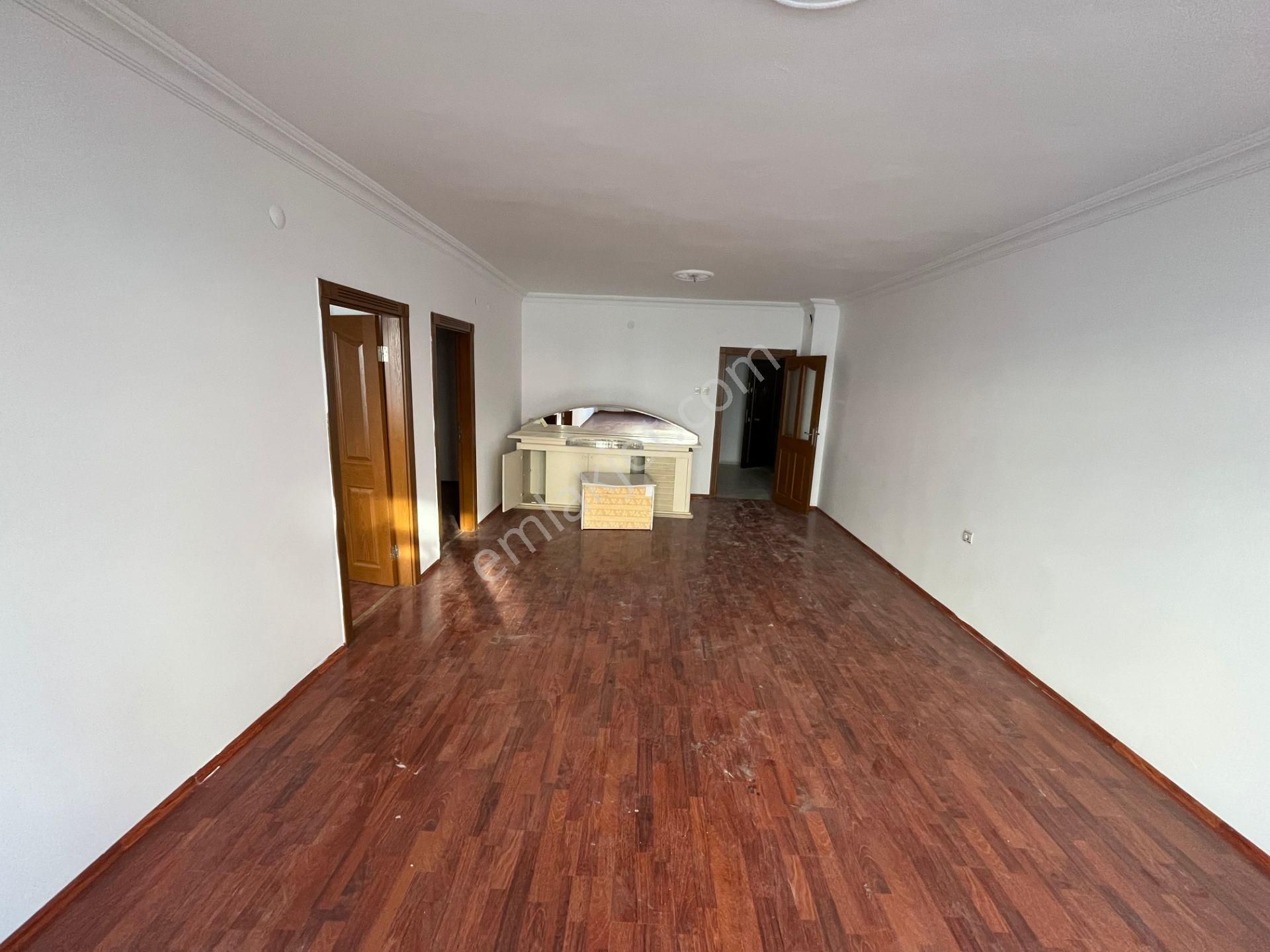 Kent Emlaktan Tuzluçayırda Cadde Üzerinde 1. Katta 3+1 Satılık Daire - Görsel 2