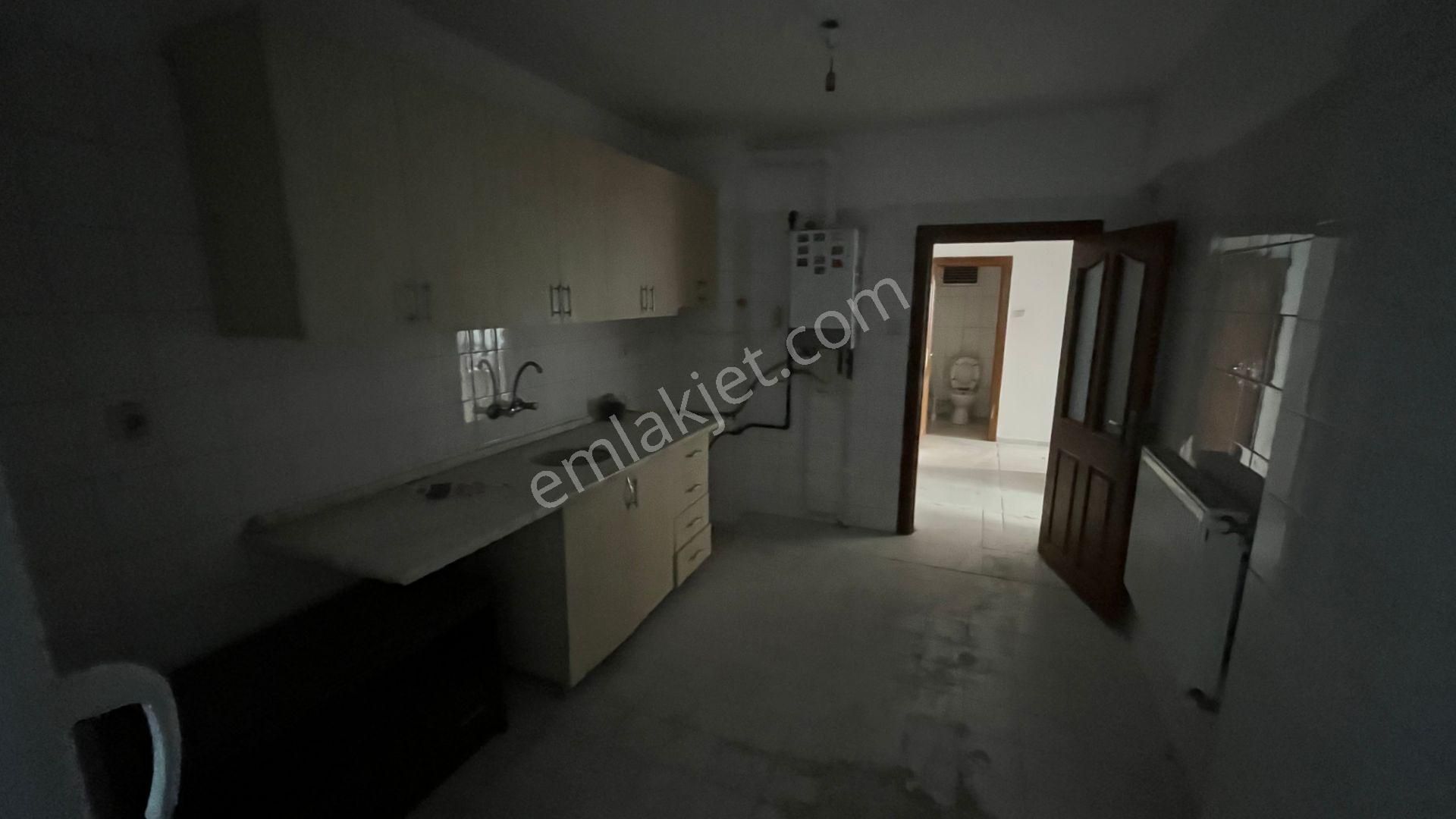 Kent Emlaktan Tuzluçayırda Cadde Üzerinde 1. Katta 3+1 Satılık Daire - Görsel 5