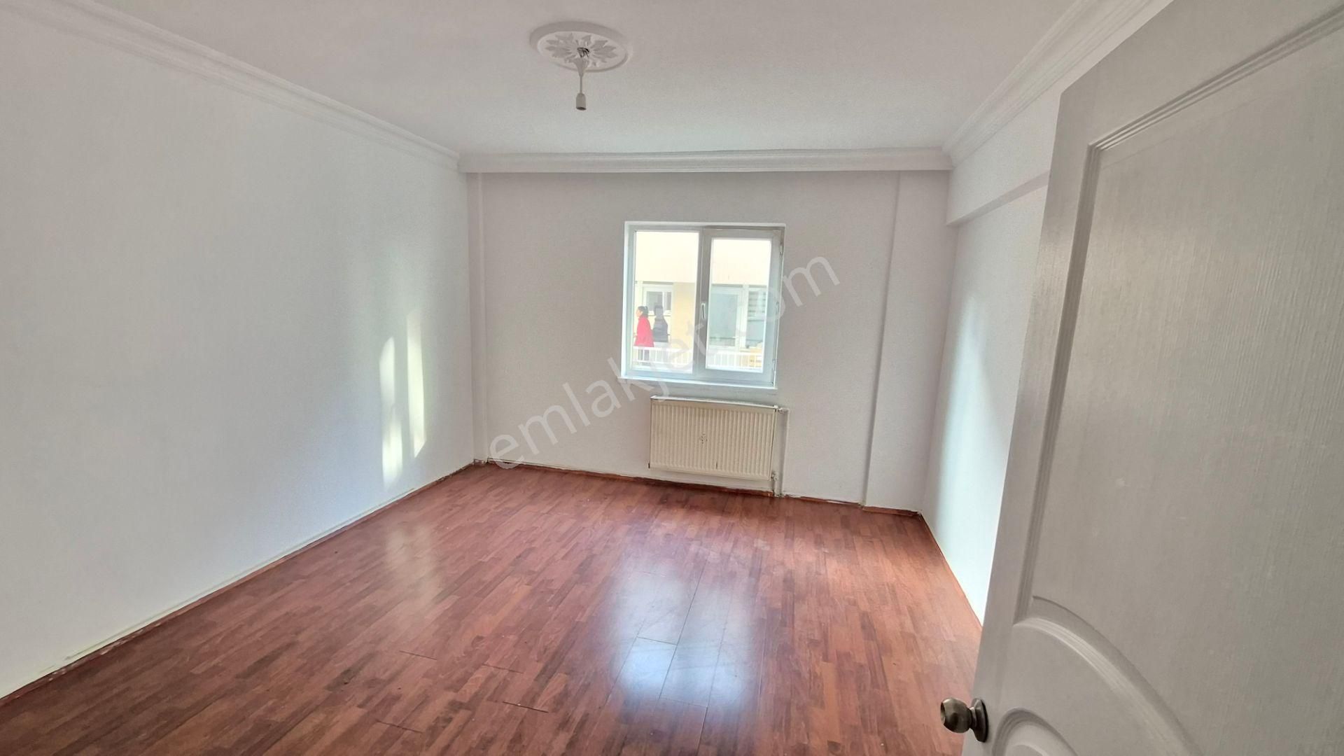 Kent Emlaktan Tuzluçayırda Cadde Üzerinde 1. Katta 3+1 Satılık Daire - Görsel 14