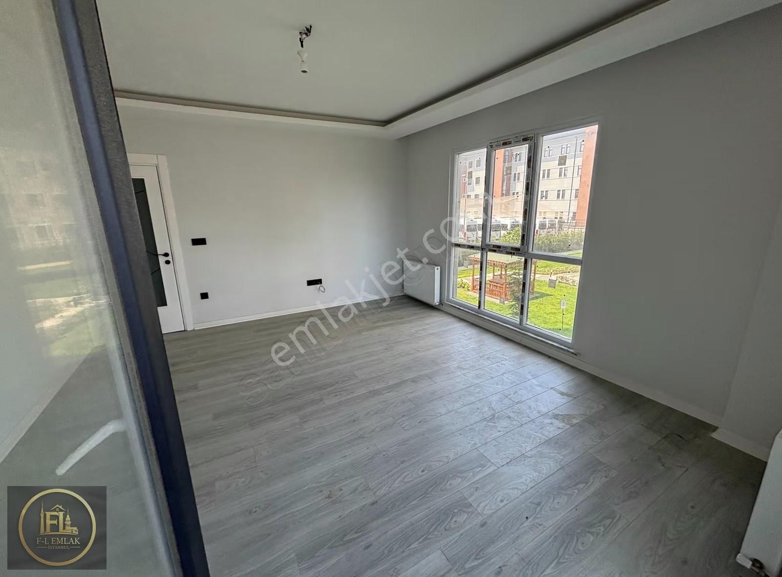 F-l Emlaktan Sancaktepe Blue Garden Sitesi 2+1 Ara Kat - Görsel 5