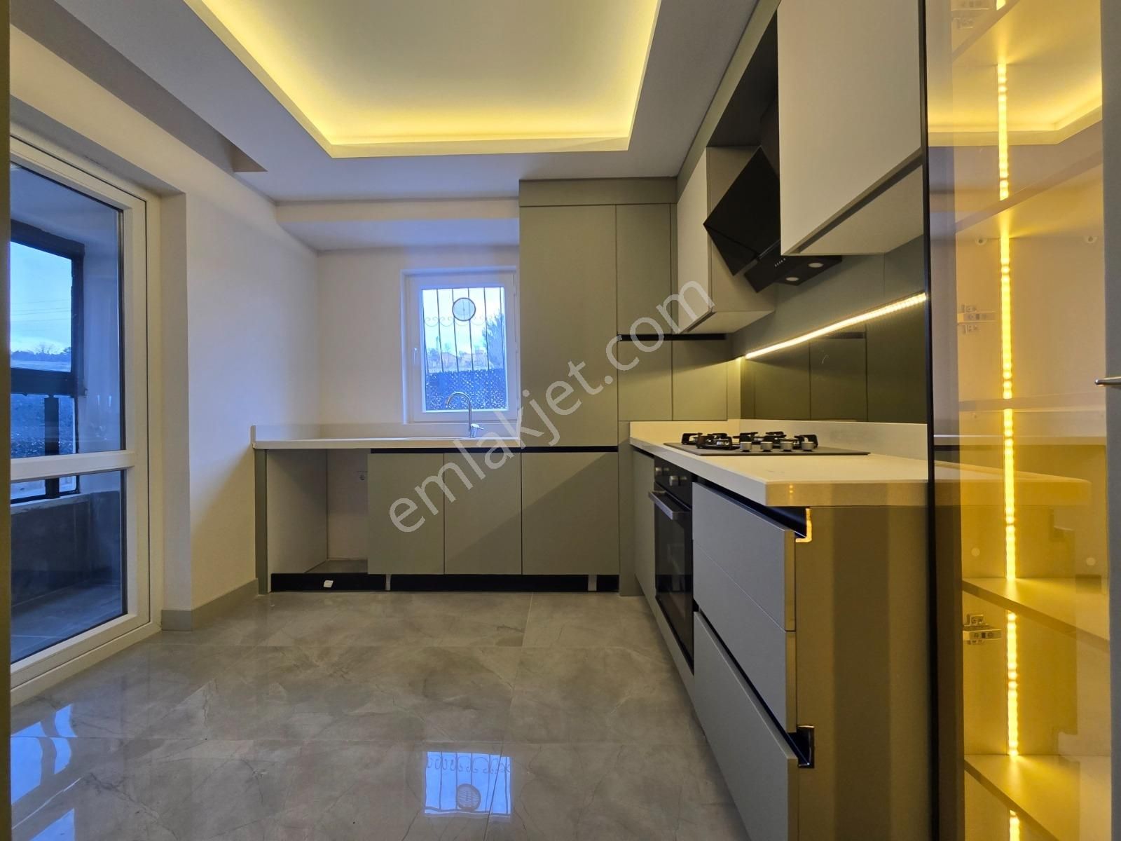 İstasyon Mah Satılık 2+1 Asansörlü Kilerli Sıfır Ön Cephe Daire - Görsel 3