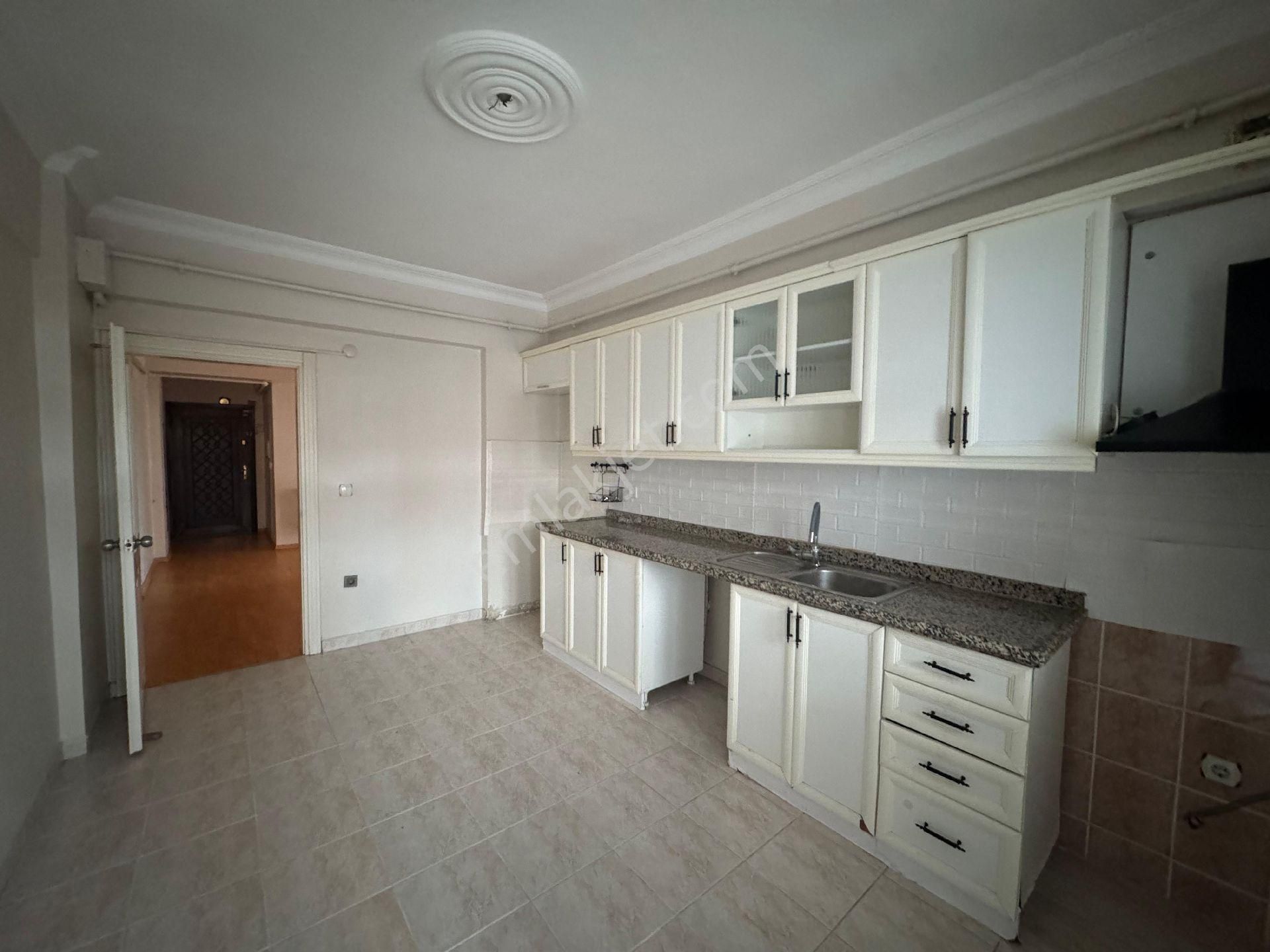 Üçyıldız Gayrimenkul'den Hürriyet Mah.kiralık 3+1 Daire - Görsel 14