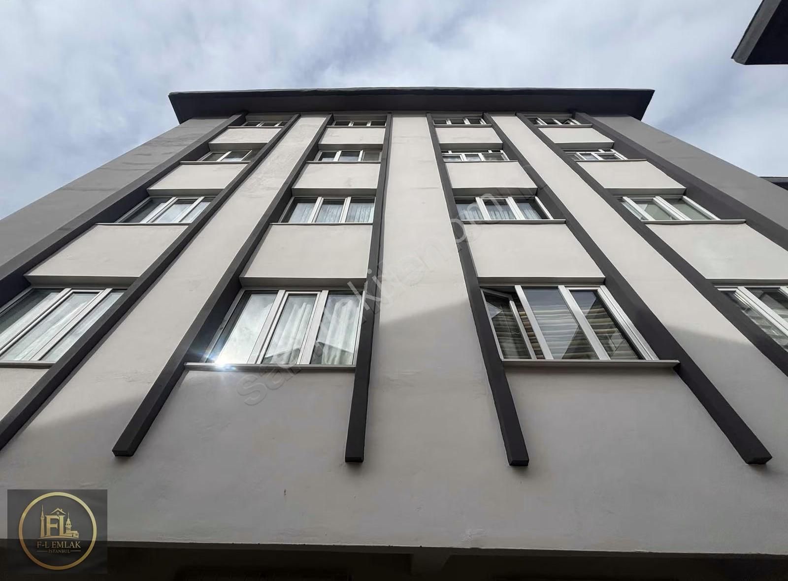 F-l Emlaktan Bulgurlu Metroya 4 Dk Seçkin Sitede 2+1 Daire