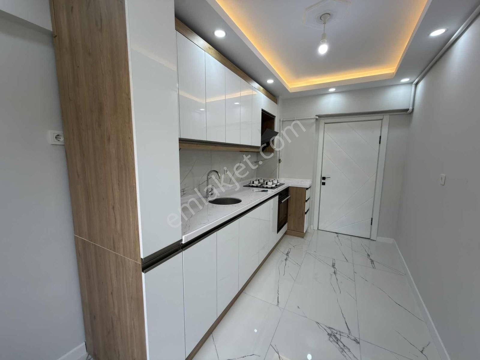 Eviva'dan 30 Ağustos Mah. Merkezde Ara Katta Full Yapılı 3+1 - Görsel 12