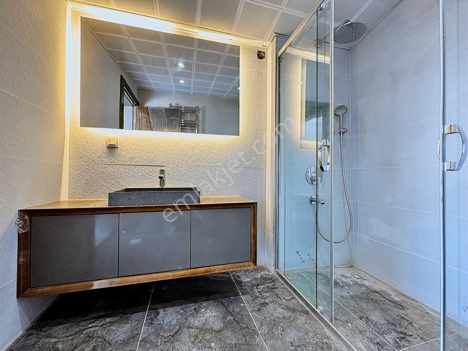 Menderes'te 3+1 300 M2 Arsa İçinde 170 M2 Havuzlu Triplex Villa - Görsel 21