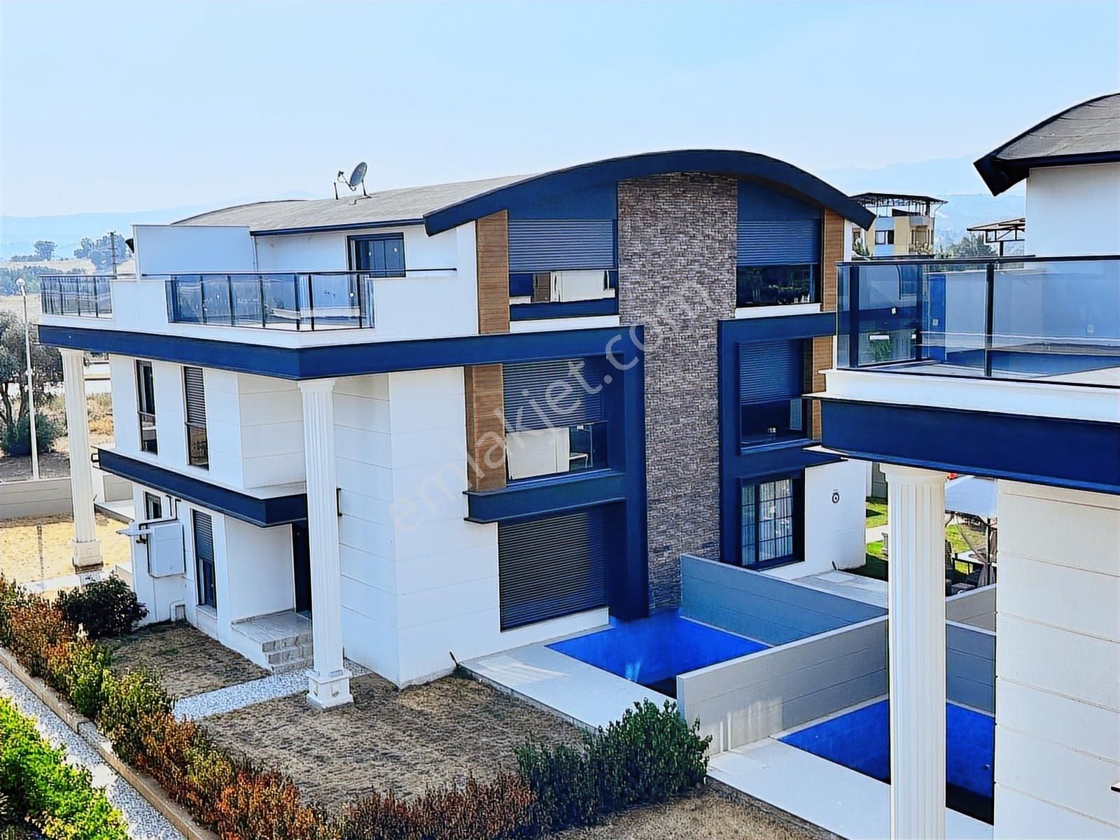 Menderes'te 3+1 300 M2 Arsa İçinde 170 M2 Havuzlu Triplex Villa - Görsel 27
