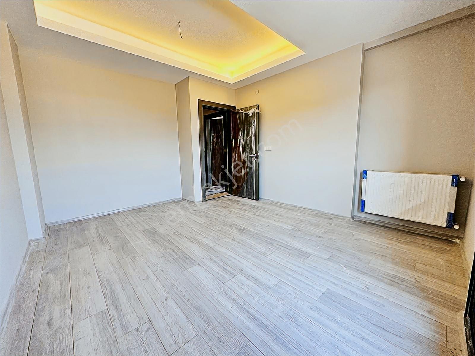 Menderes'te 3+1 300 M2 Arsa İçinde 170 M2 Havuzlu Triplex Villa - Görsel 32