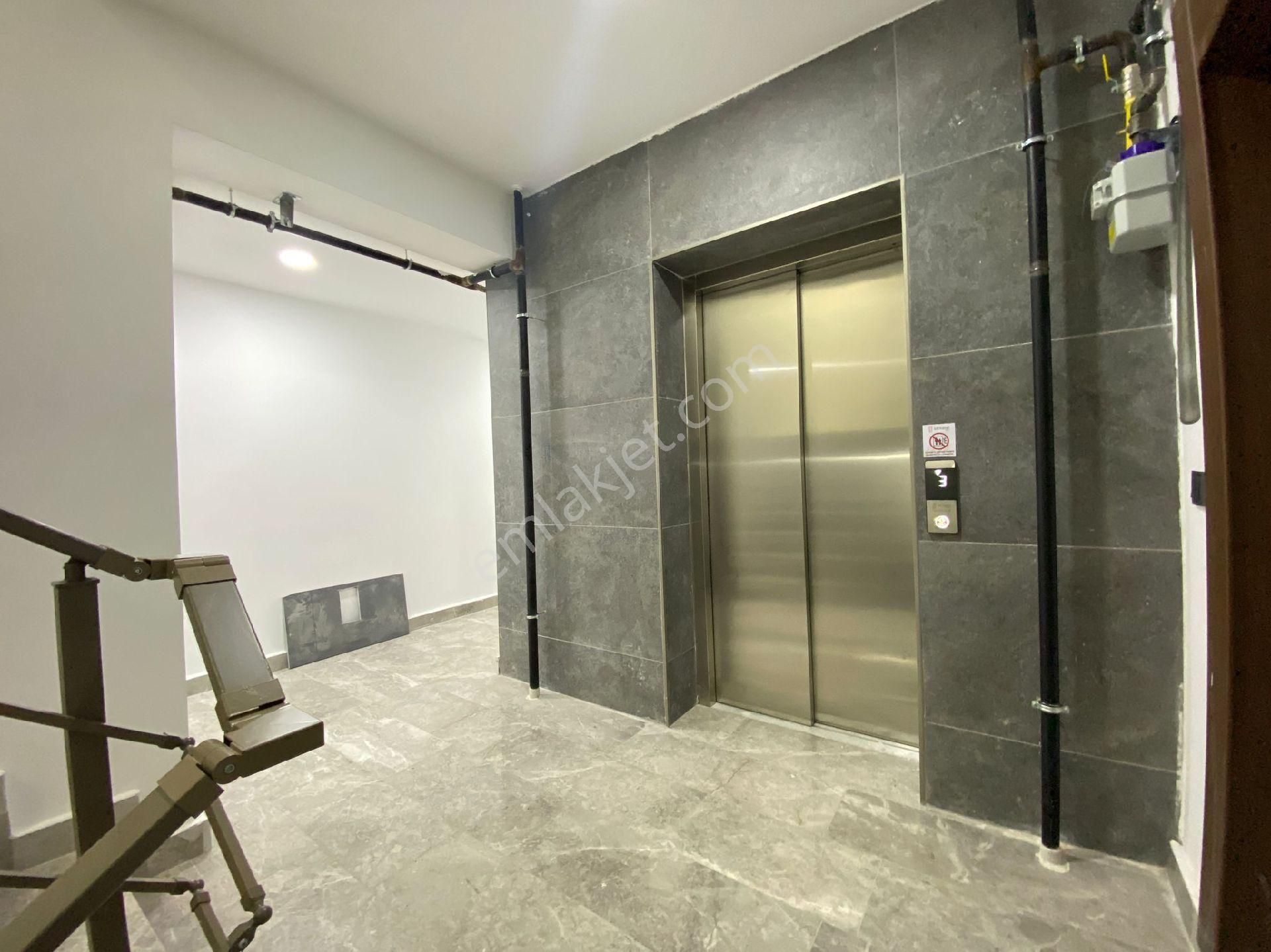 Bahçelievler'de Sıfır Arakat Asansörlü 1+1 Eşyalı Kiralık Daire - Görsel 15
