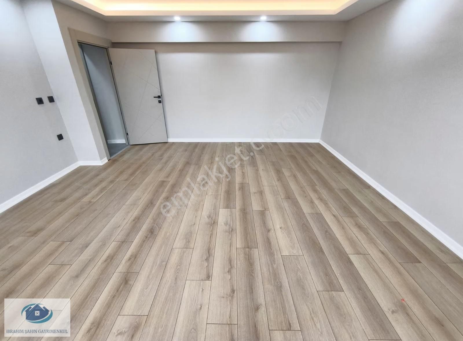 Ankara Etimesgut İstasyon Mah Satılık 3+1 Full Yapılı Daire - Görsel 26